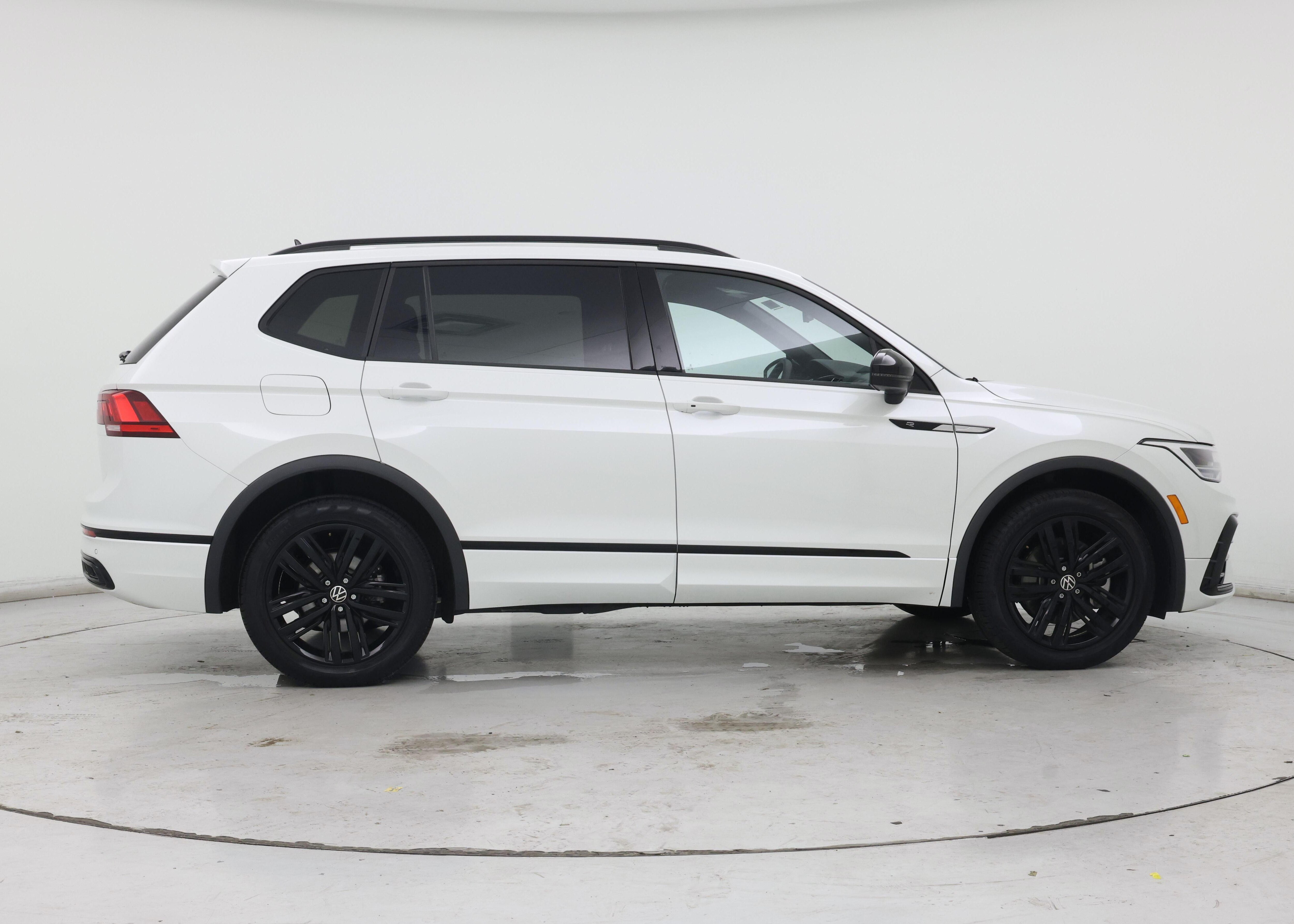 Thumbnail: 2022 Volkswagen Tiguan - 7
