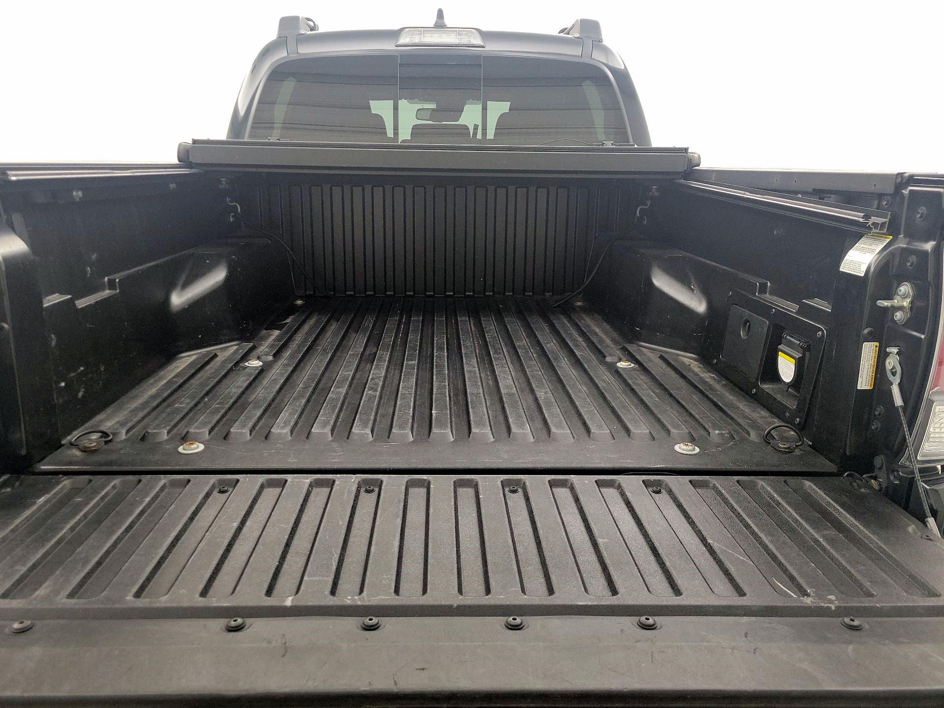 Thumbnail: 2020 Toyota Tacoma - 20