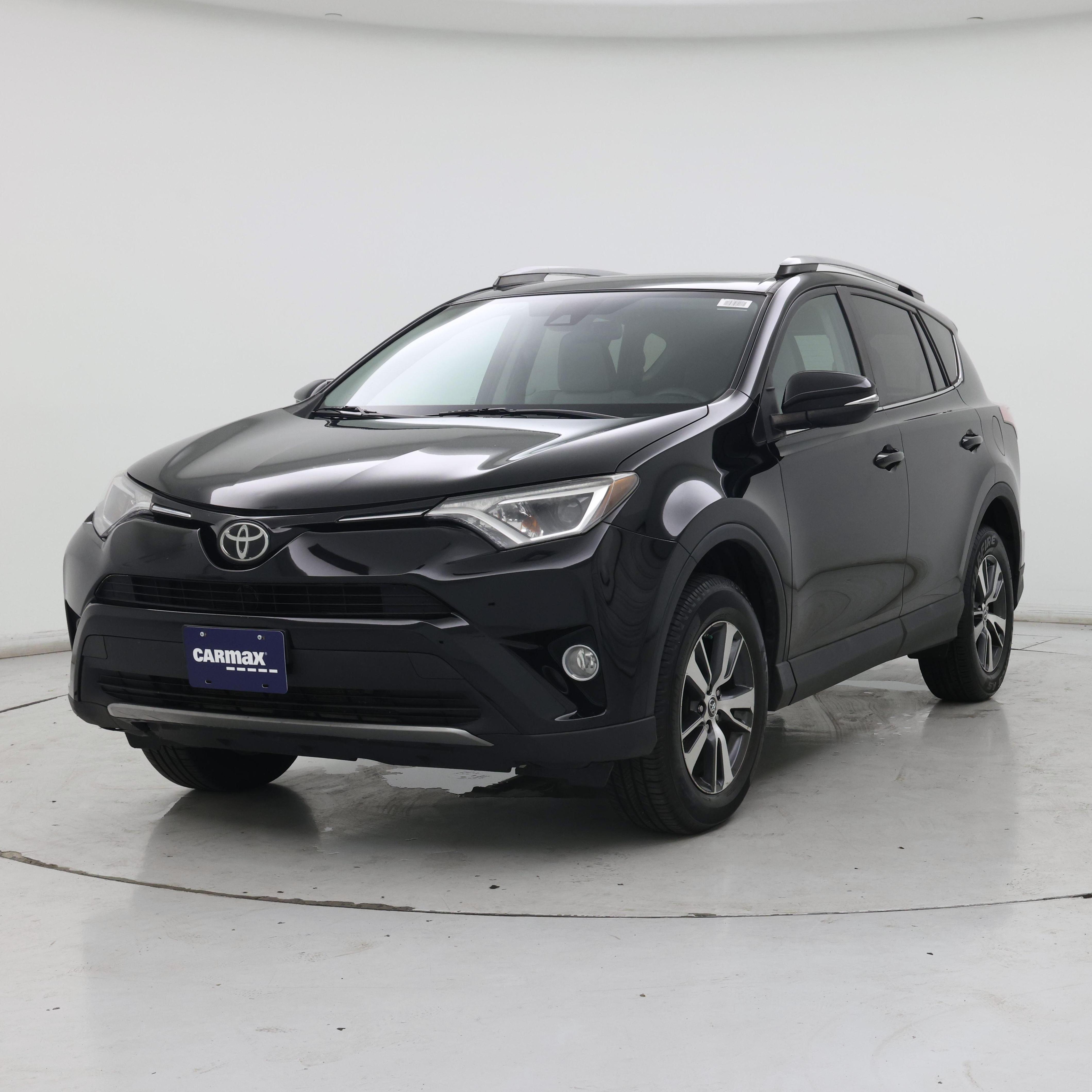 Thumbnail: 2017 Toyota RAV4 - 4
