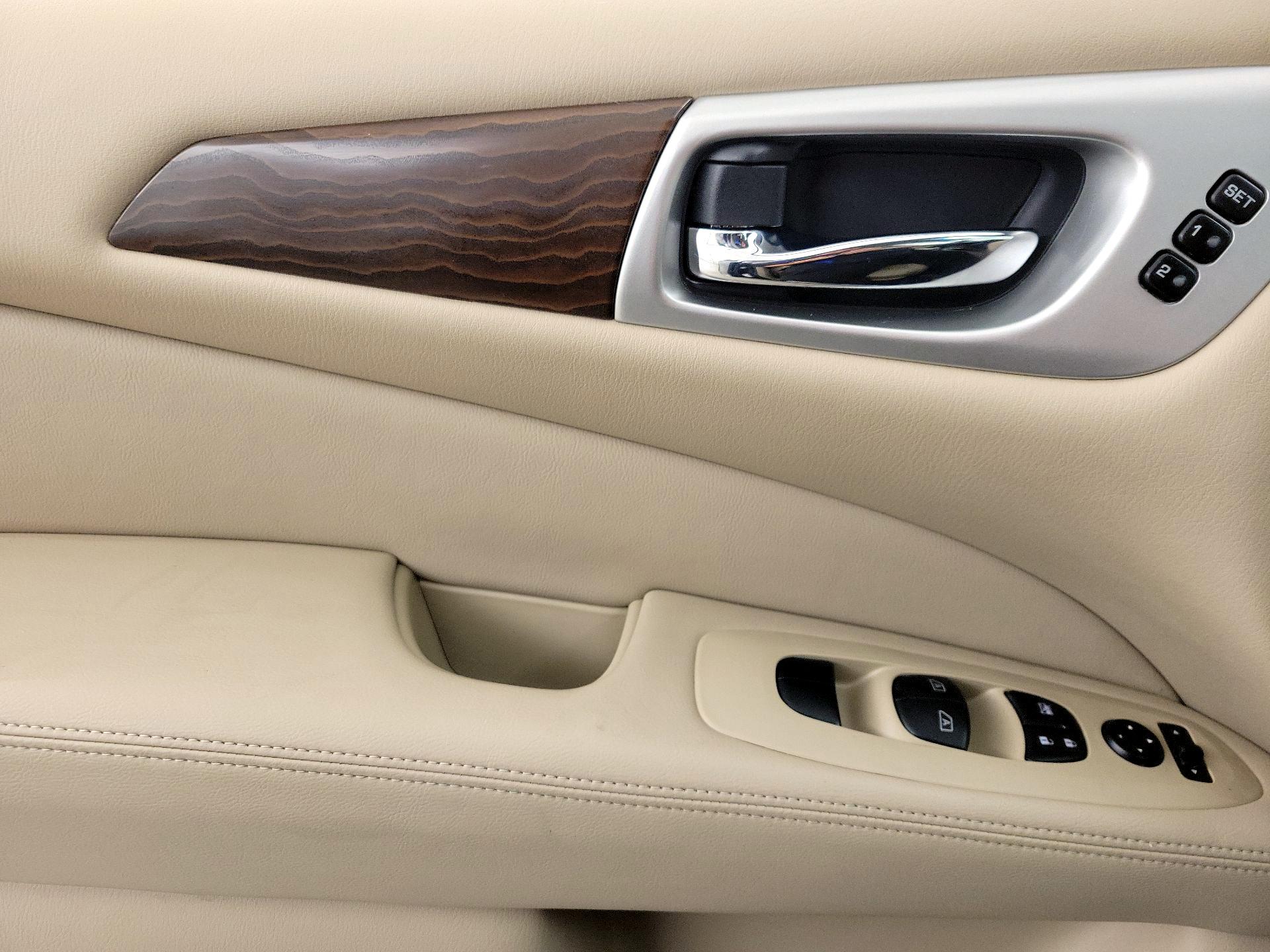 Thumbnail: 2020 Nissan Pathfinder - 12