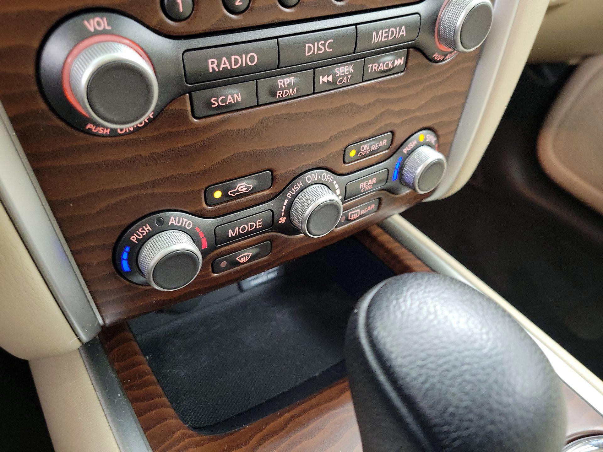 Thumbnail: 2020 Nissan Pathfinder - 17
