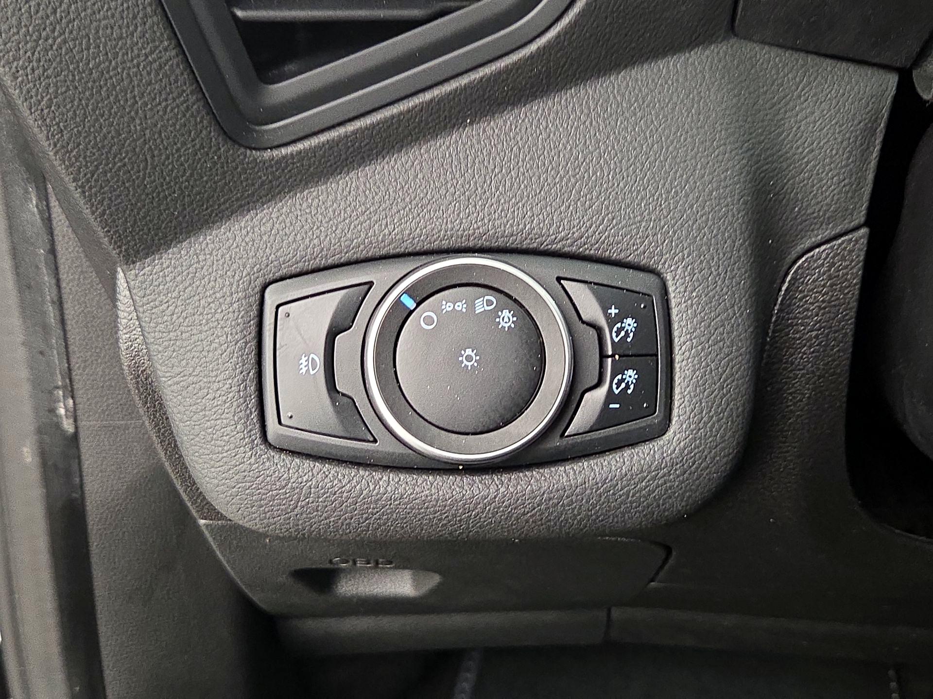 Thumbnail: 2016 Ford C-Max - 13