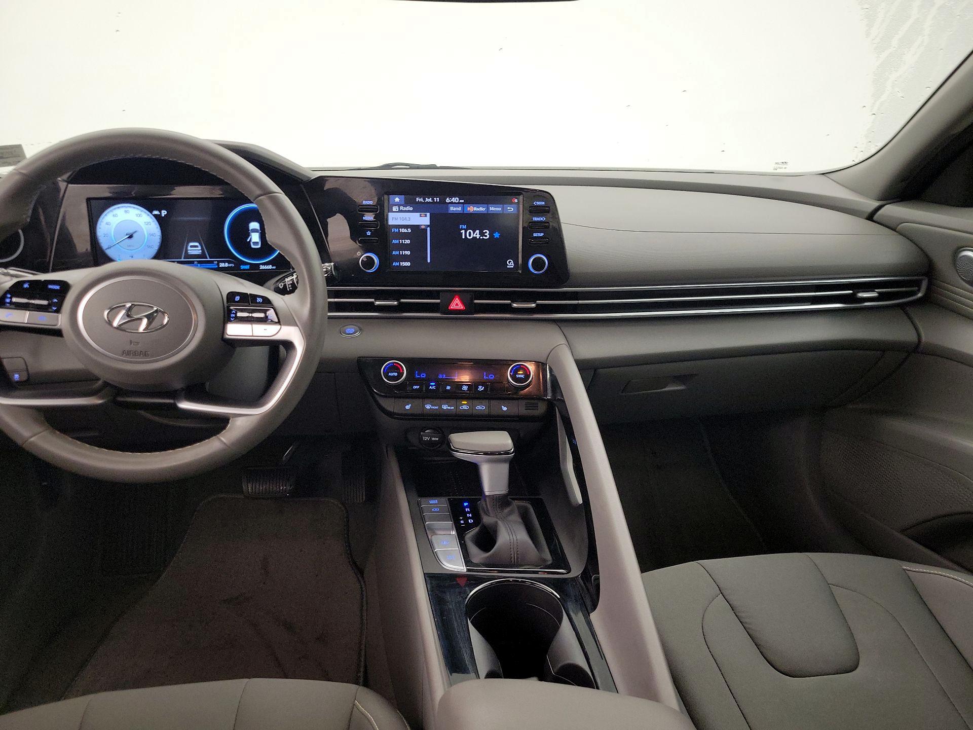 Thumbnail: 2022 Hyundai Elantra - 9