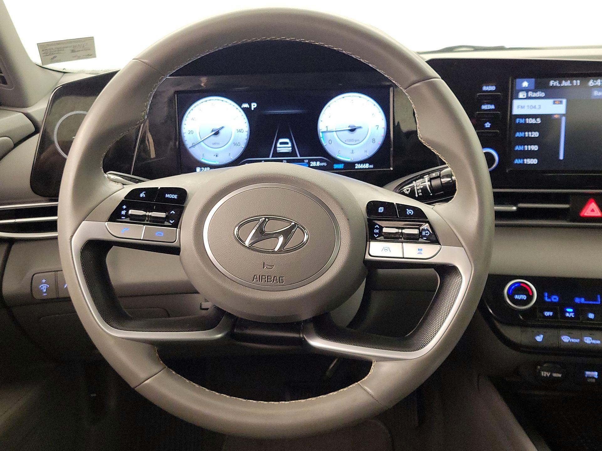 Thumbnail: 2022 Hyundai Elantra - 10