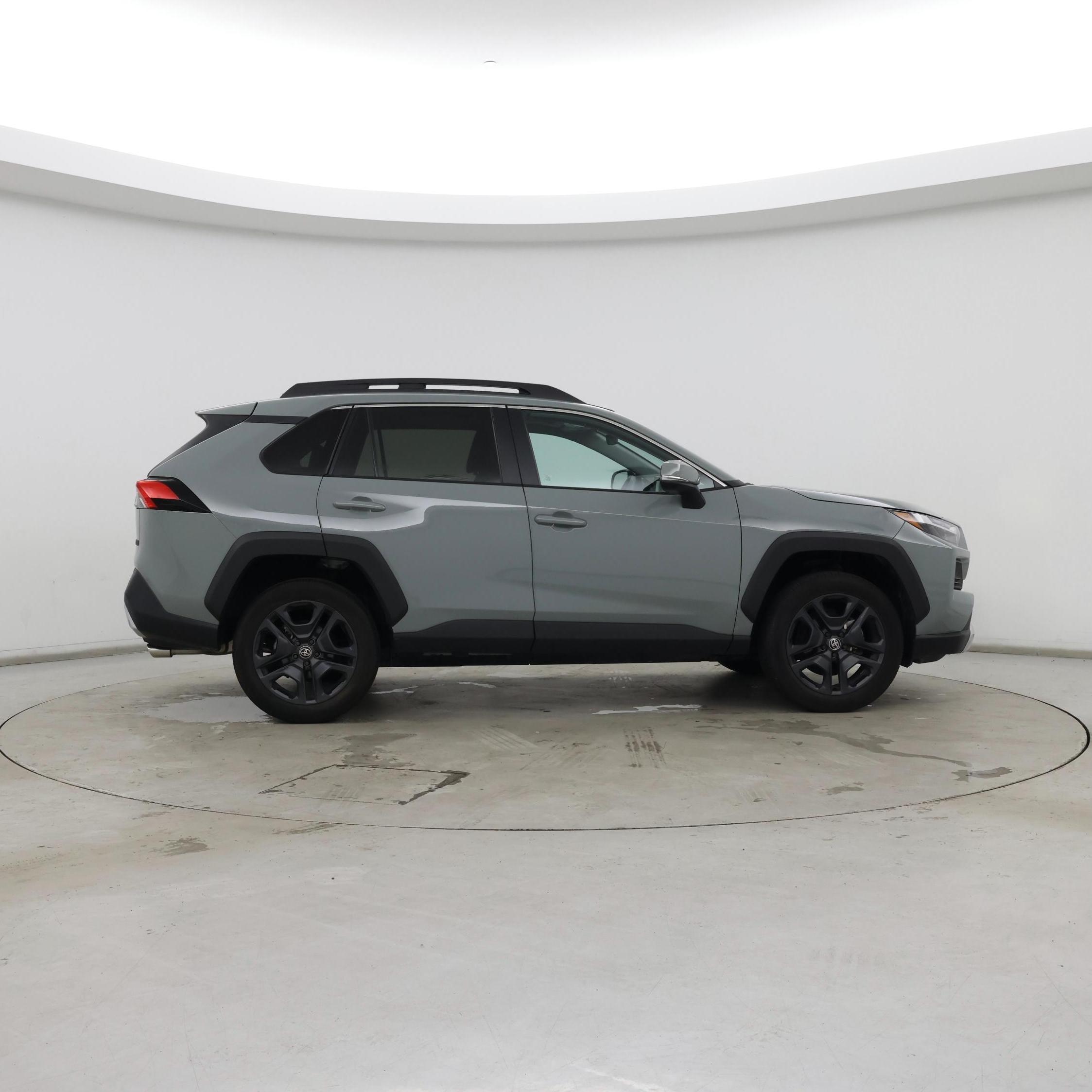 Thumbnail: 2022 Toyota RAV4 - 7