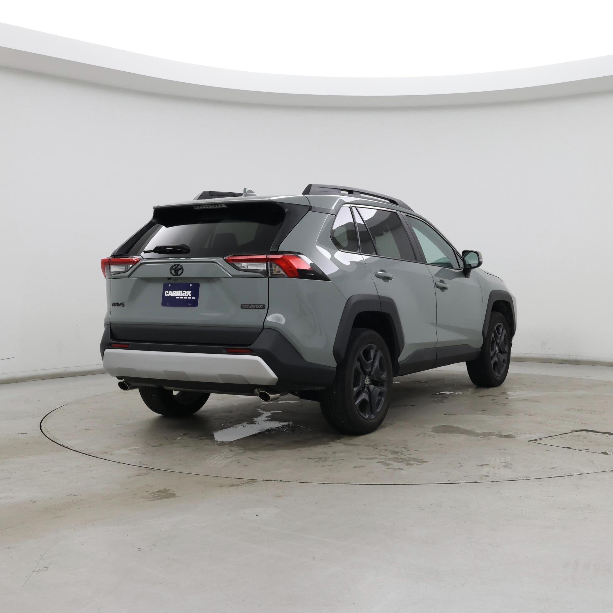 Thumbnail: 2022 Toyota RAV4 - 8