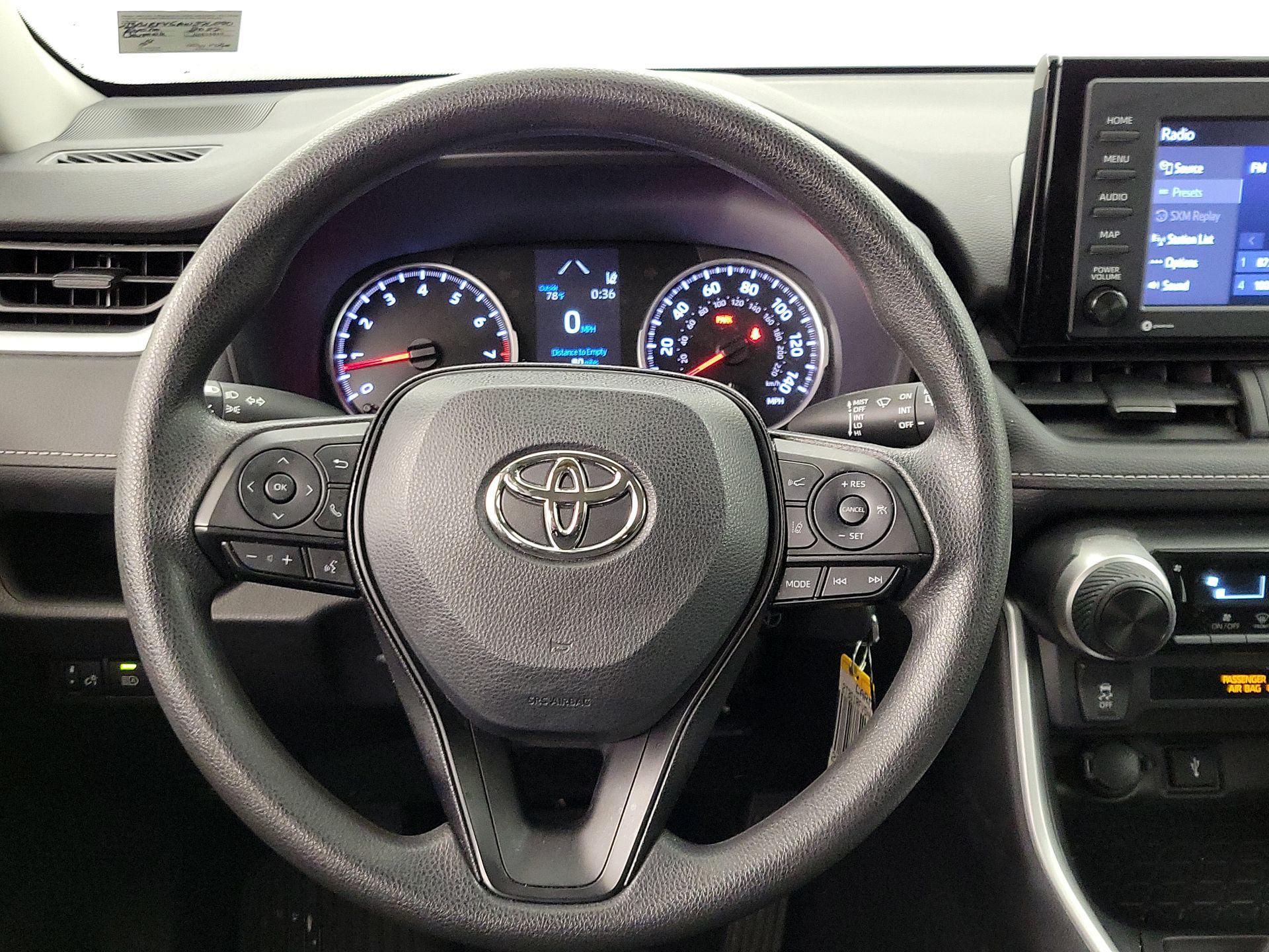 Thumbnail: 2022 Toyota RAV4 - 10
