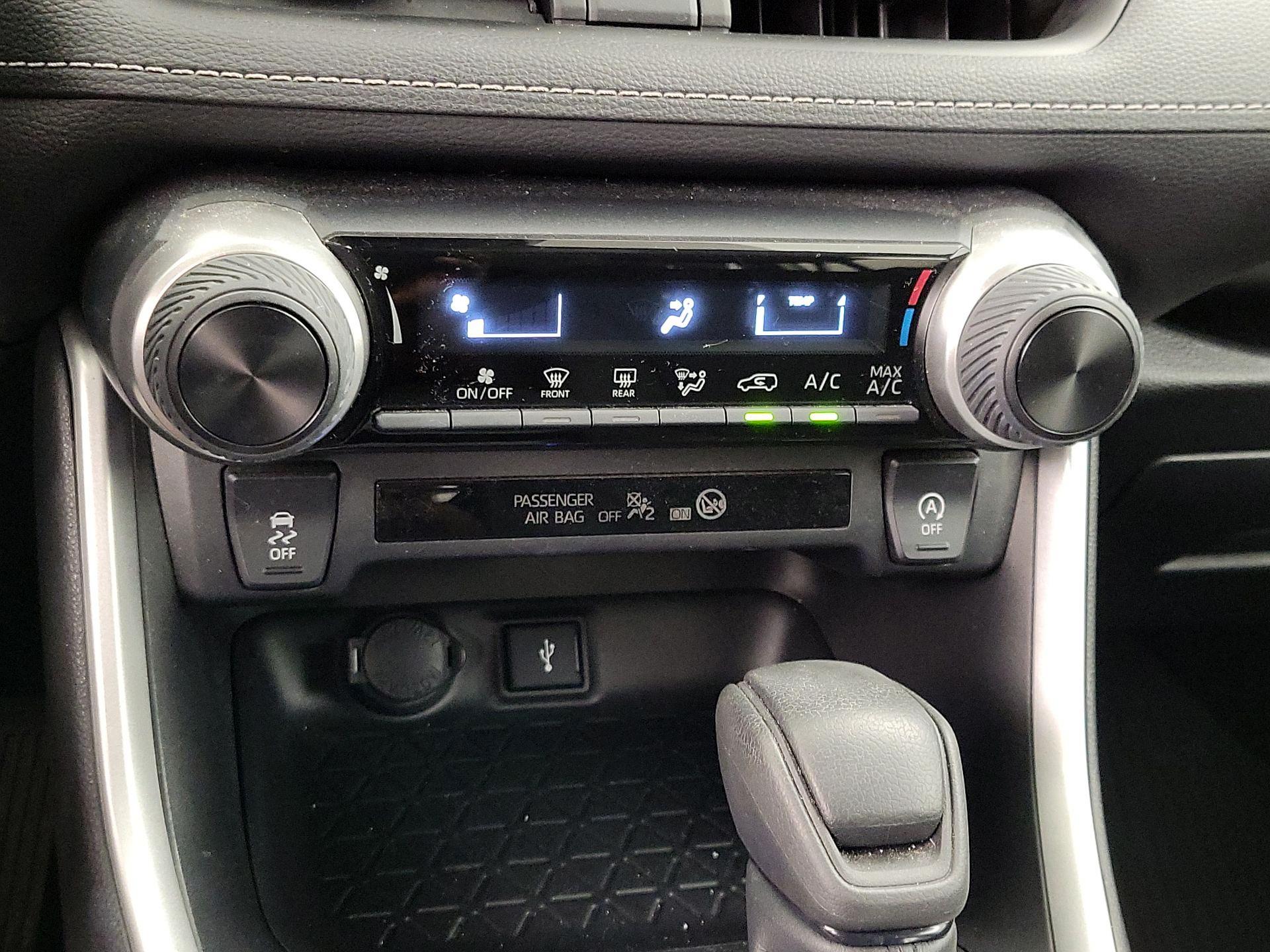 Thumbnail: 2022 Toyota RAV4 - 16