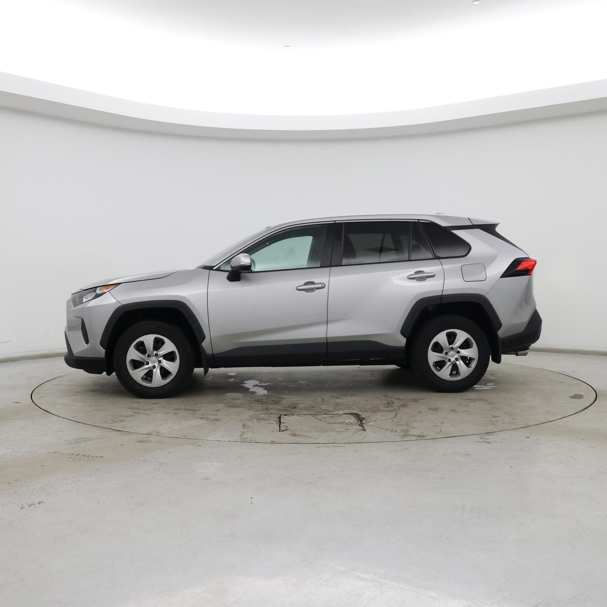 Thumbnail: 2022 Toyota RAV4 - 3