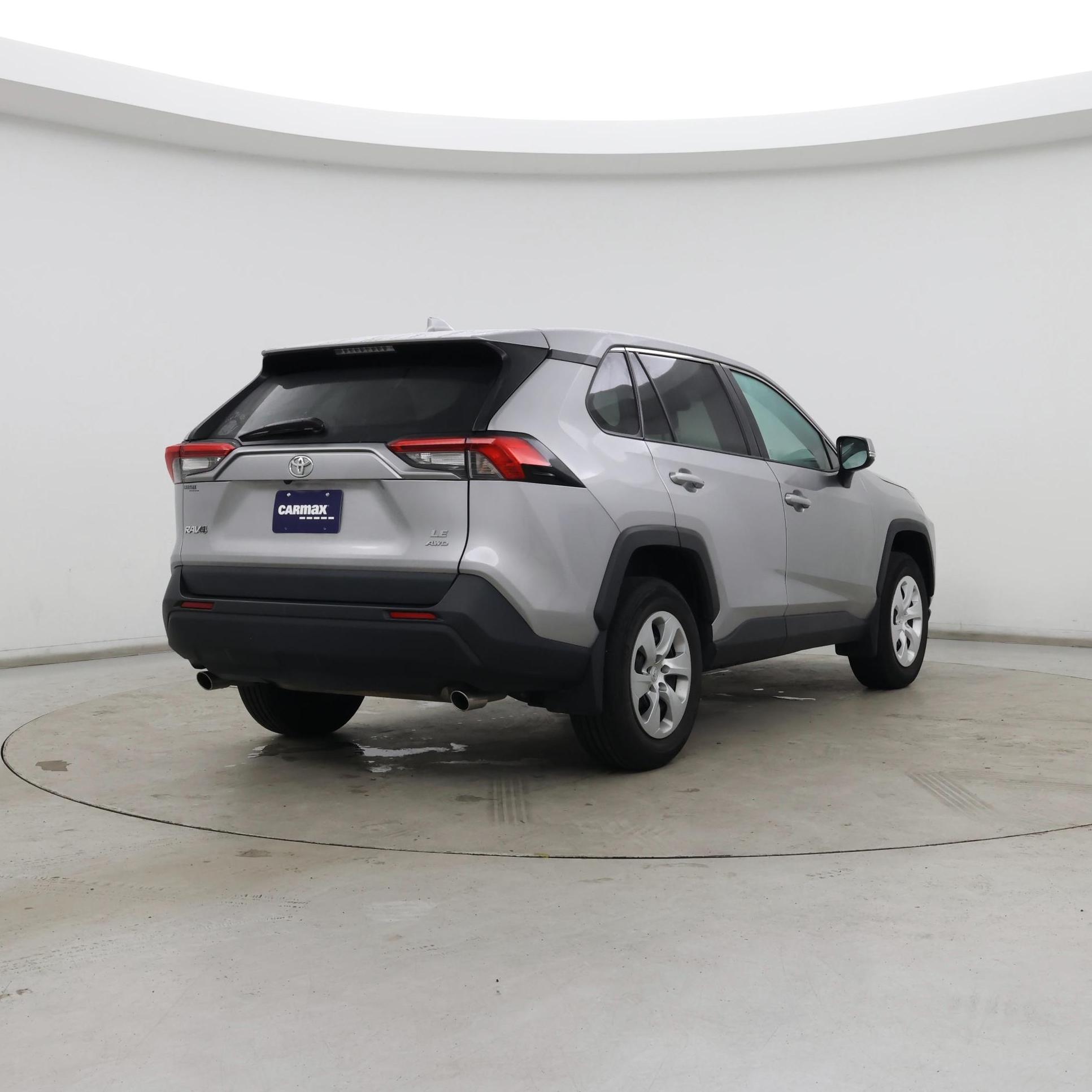 Thumbnail: 2022 Toyota RAV4 - 8