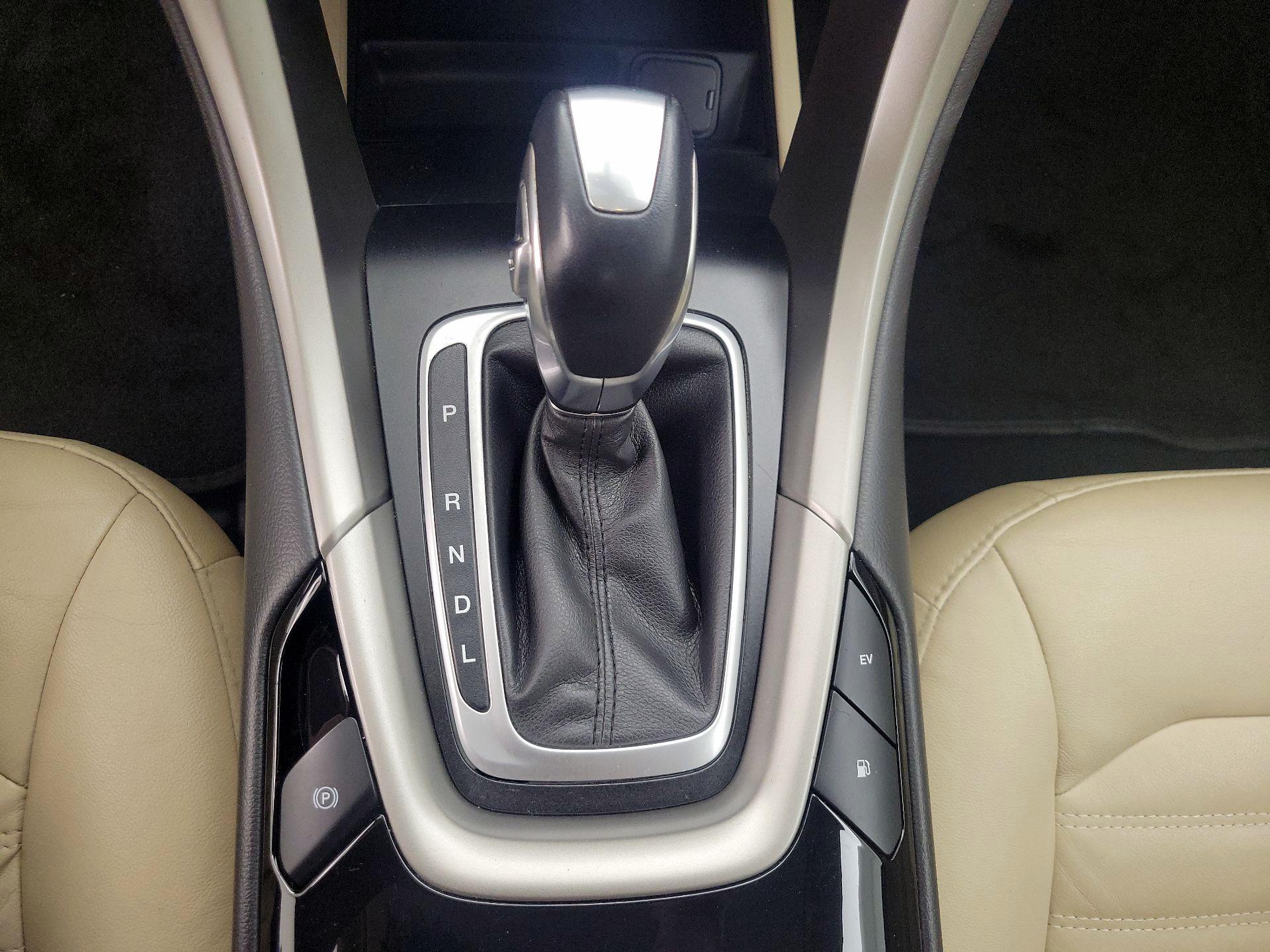 Thumbnail: 2013 Ford Fusion - 18