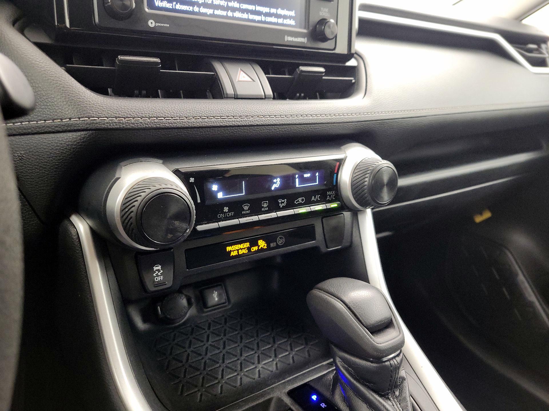 Thumbnail: 2021 Toyota RAV4 - 16