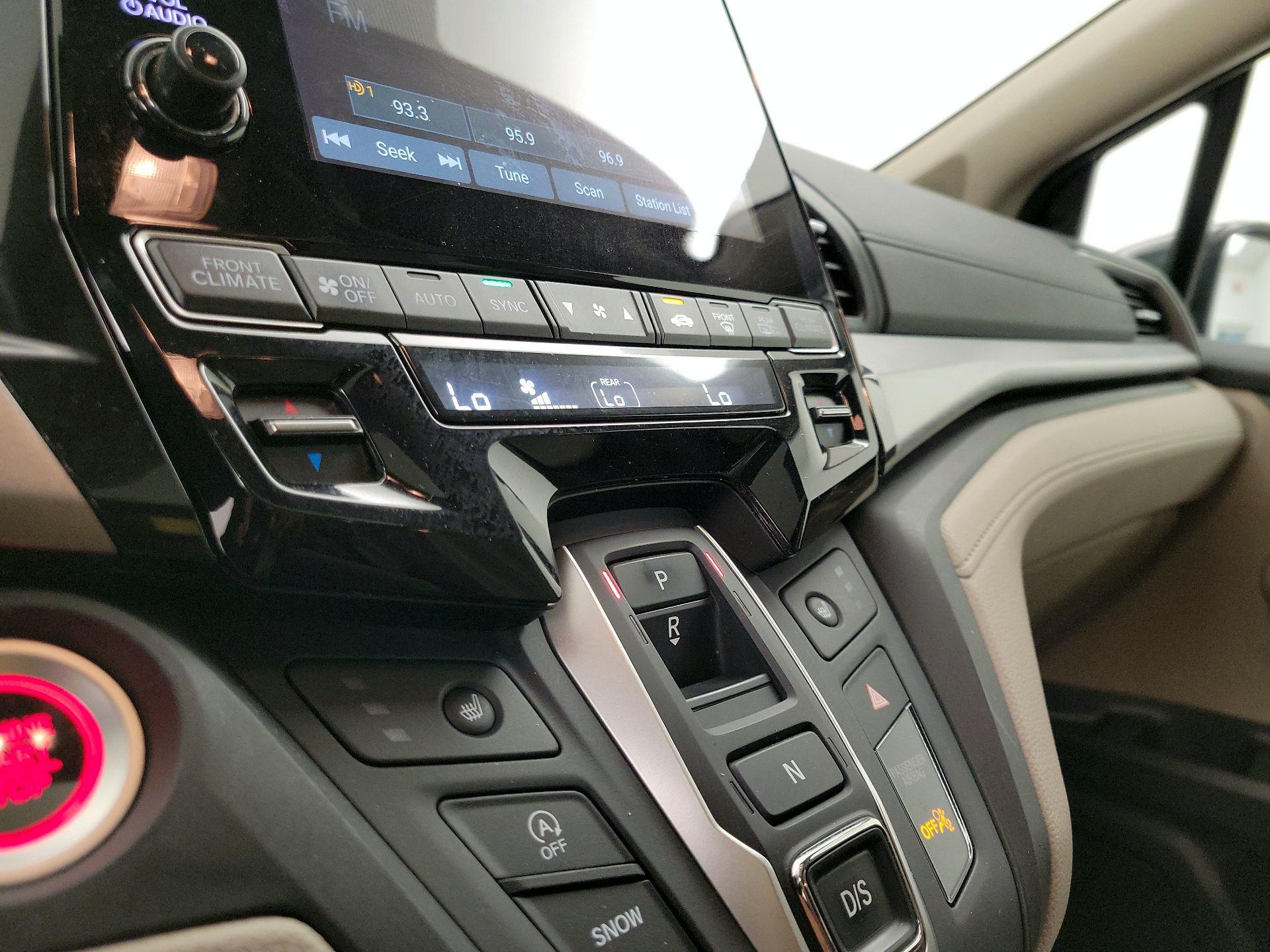 Thumbnail: 2022 Honda Odyssey - 16