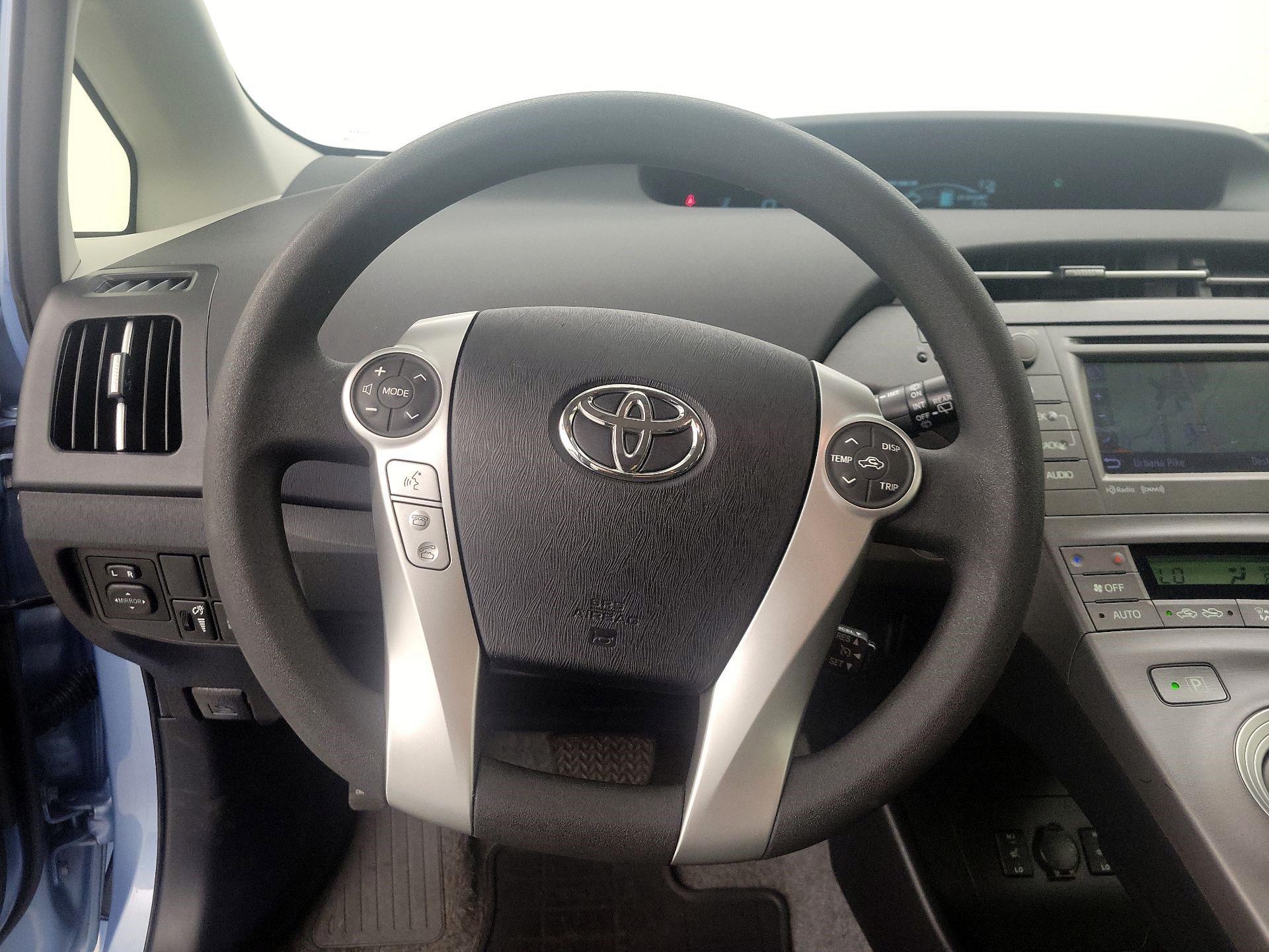 Thumbnail: 2013 Toyota Prius - 10