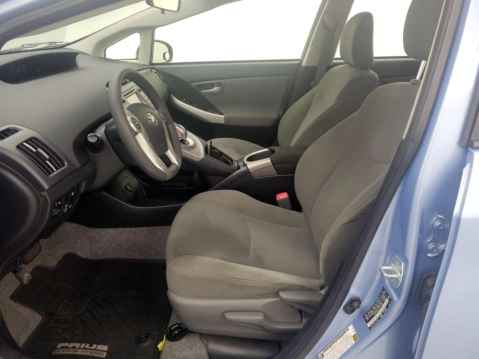 Thumbnail: 2013 Toyota Prius - 11