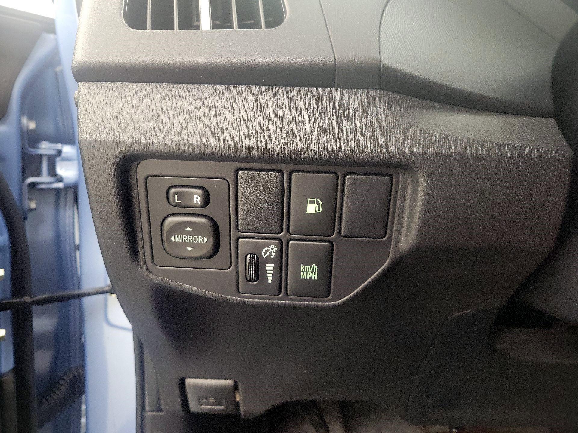 Thumbnail: 2013 Toyota Prius - 13