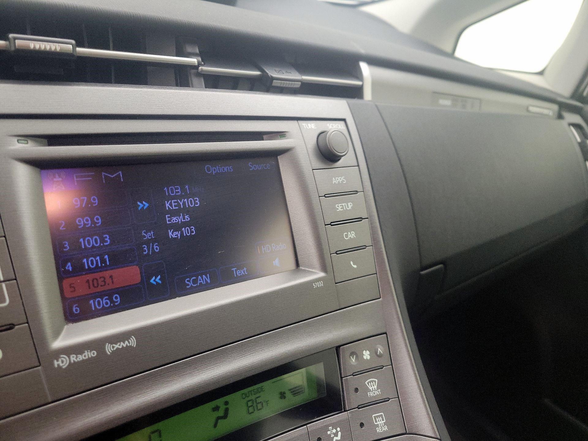 Thumbnail: 2013 Toyota Prius - 16