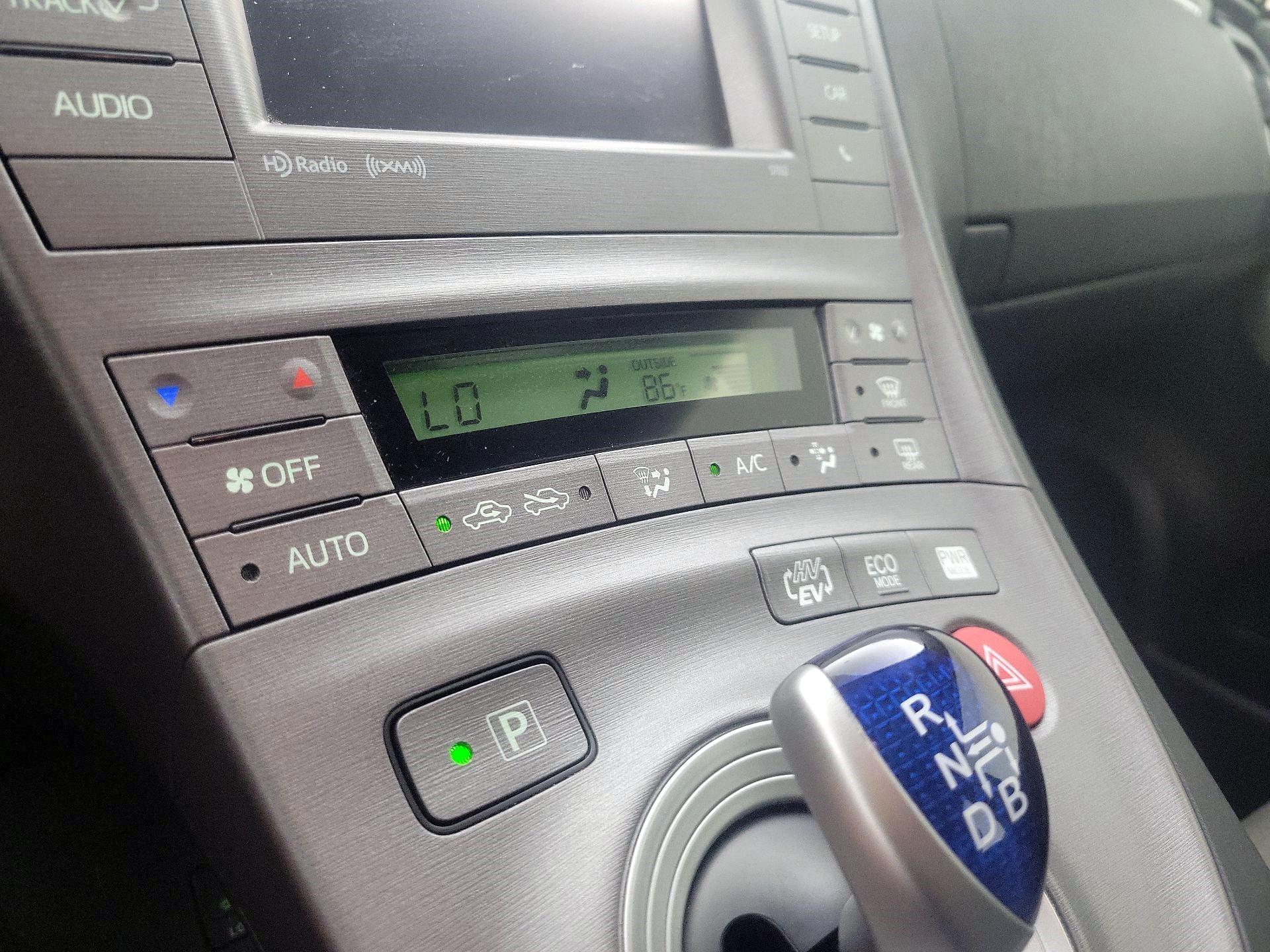 Thumbnail: 2013 Toyota Prius - 17