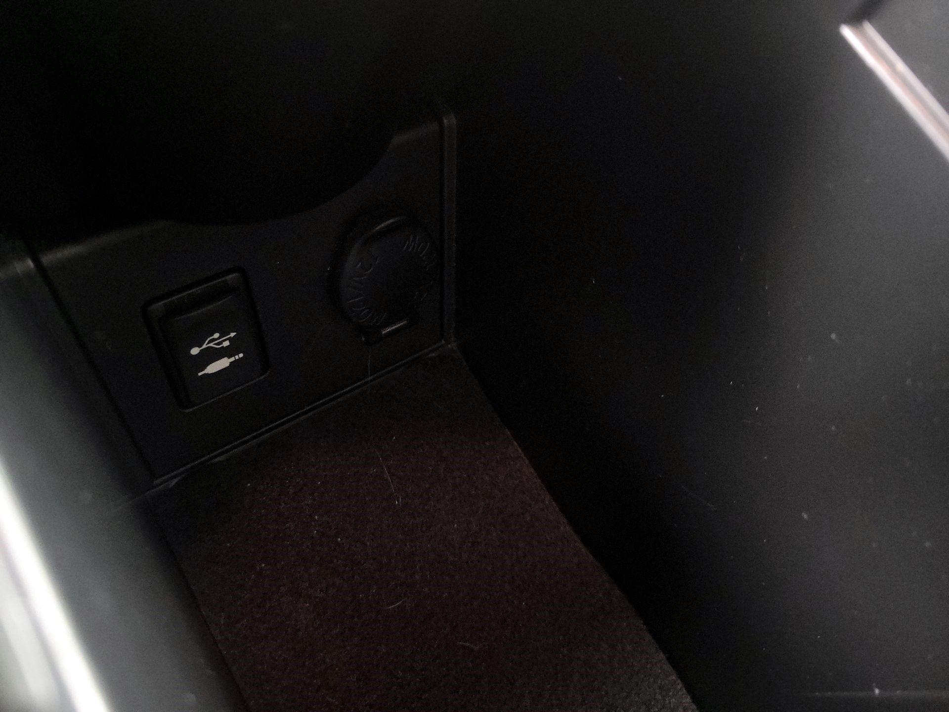 Thumbnail: 2013 Toyota Prius - 19
