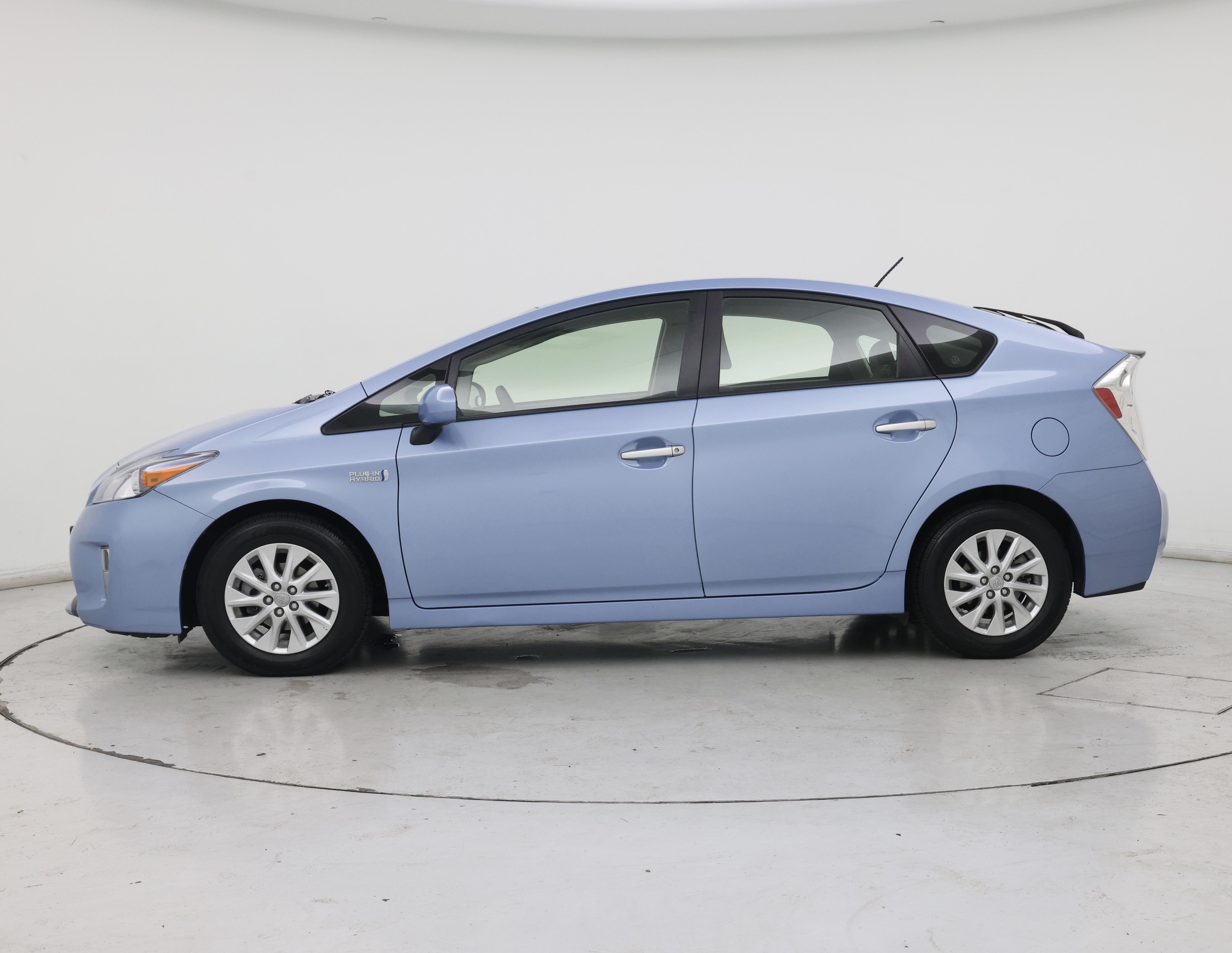 Thumbnail: 2013 Toyota Prius - 3