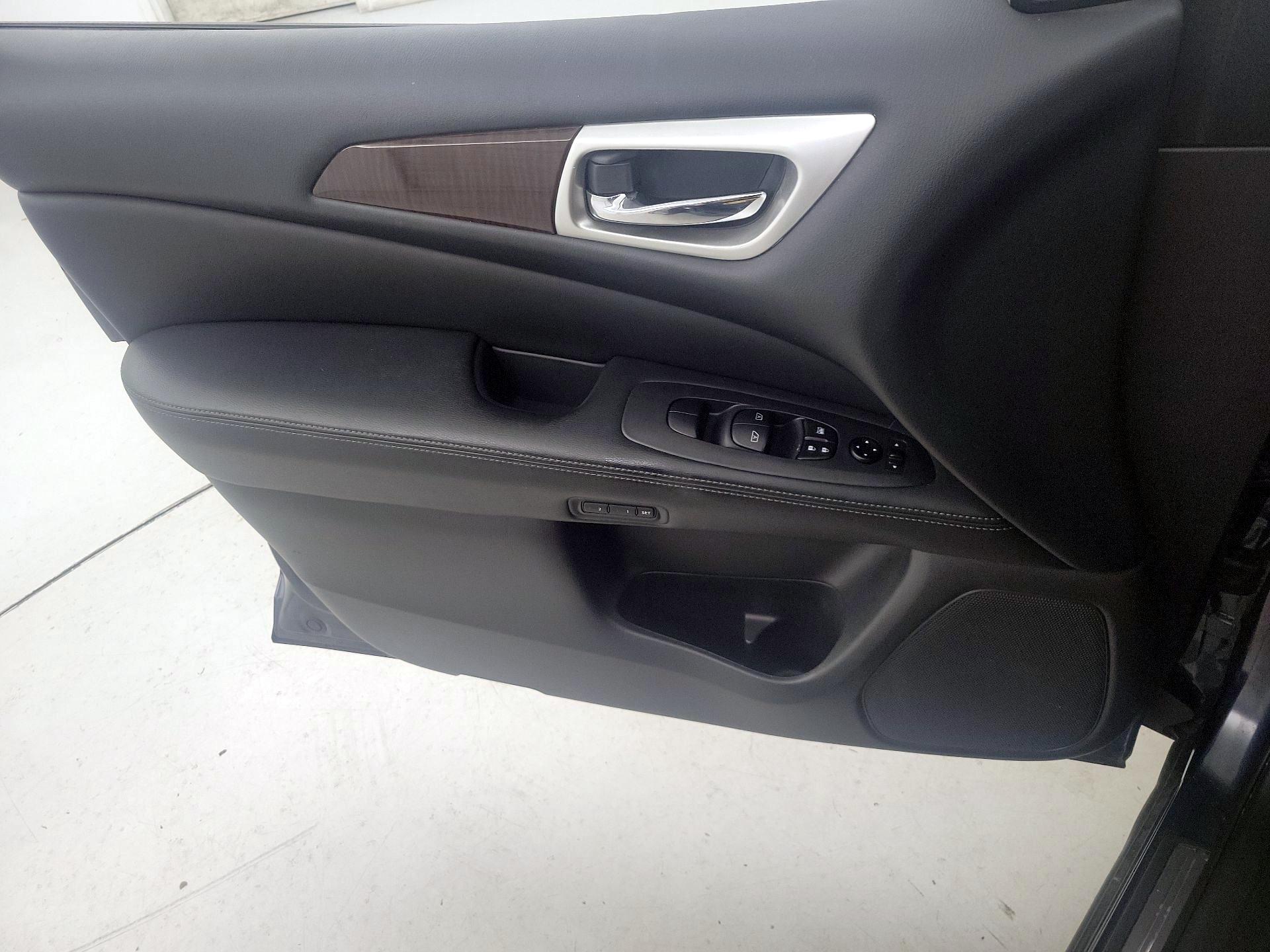 Thumbnail: 2016 Nissan Pathfinder - 12