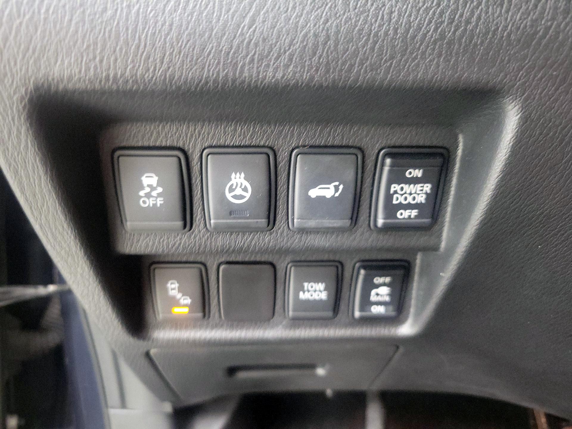 Thumbnail: 2016 Nissan Pathfinder - 13