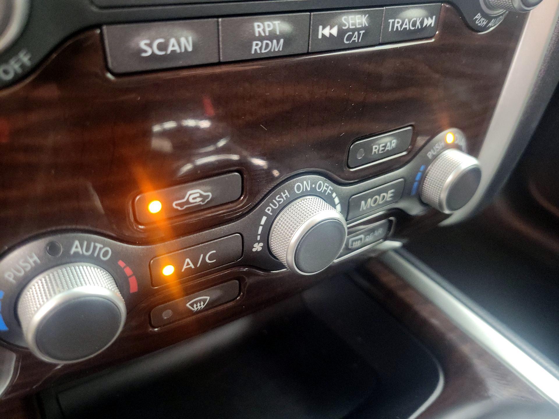 Thumbnail: 2016 Nissan Pathfinder - 17