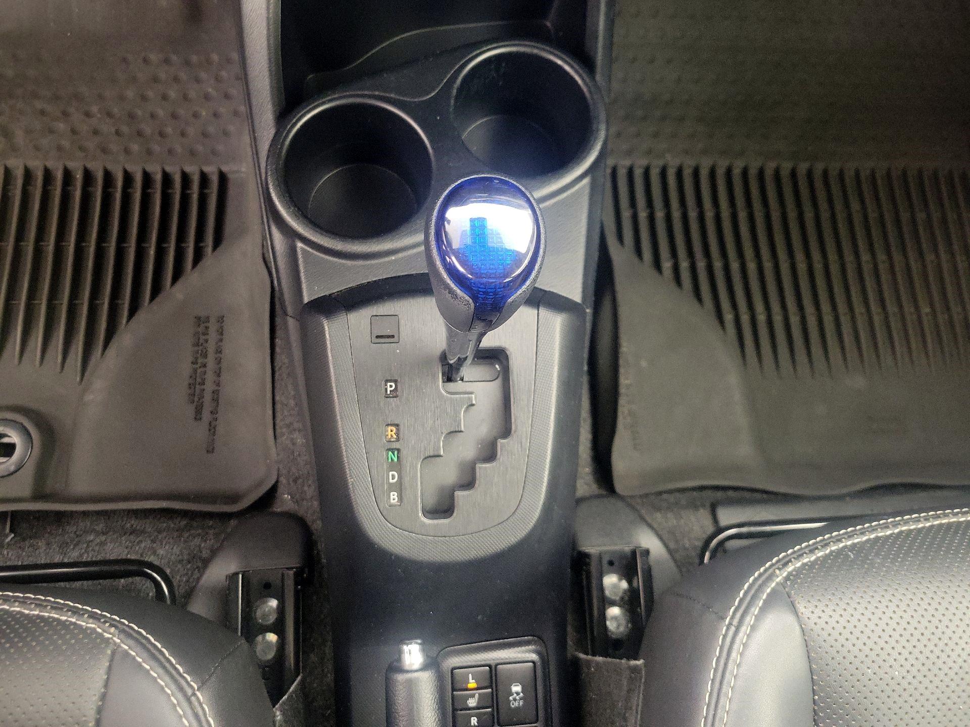 Thumbnail: 2018 Toyota Prius c - 18