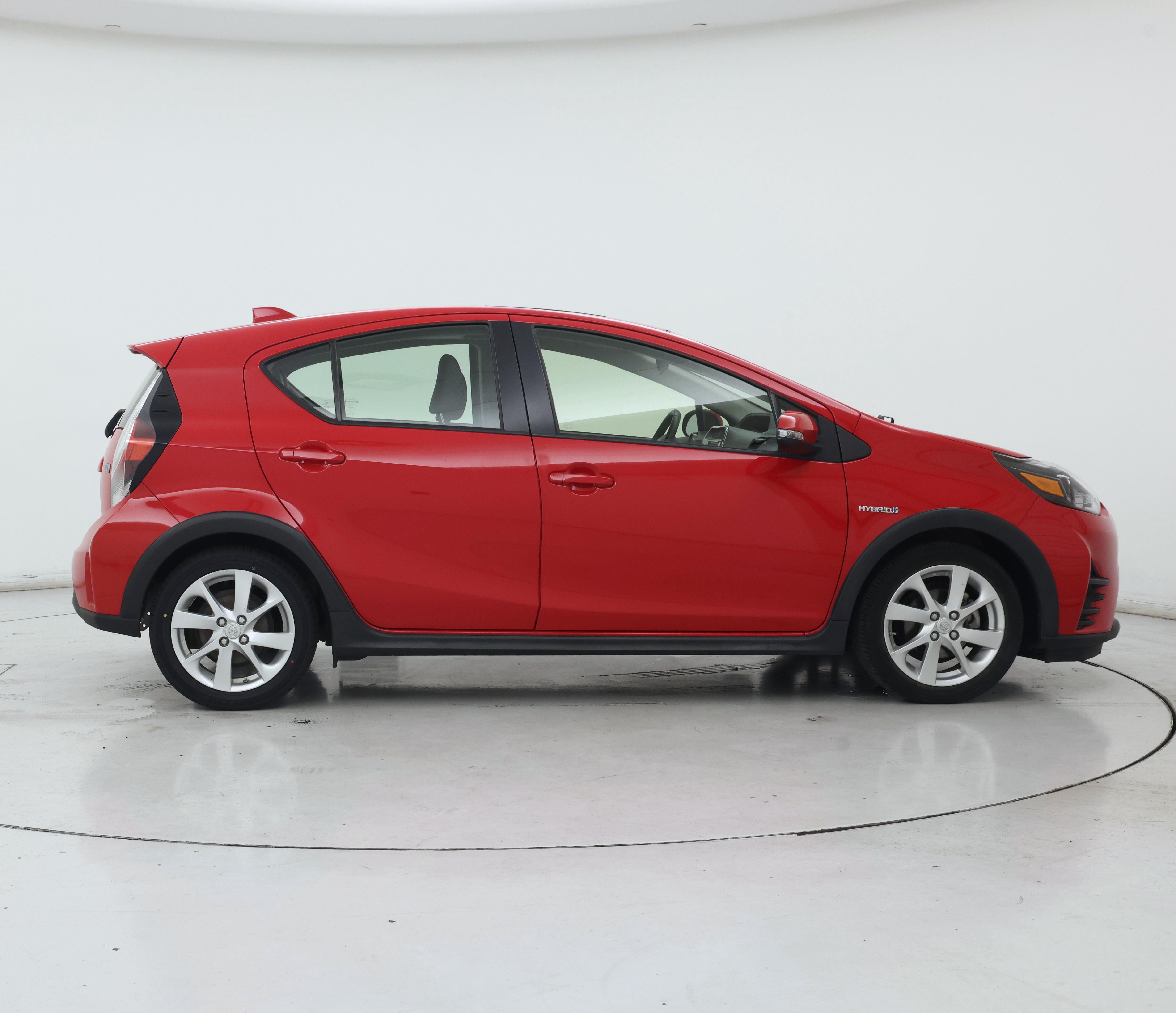 Thumbnail: 2018 Toyota Prius c - 7