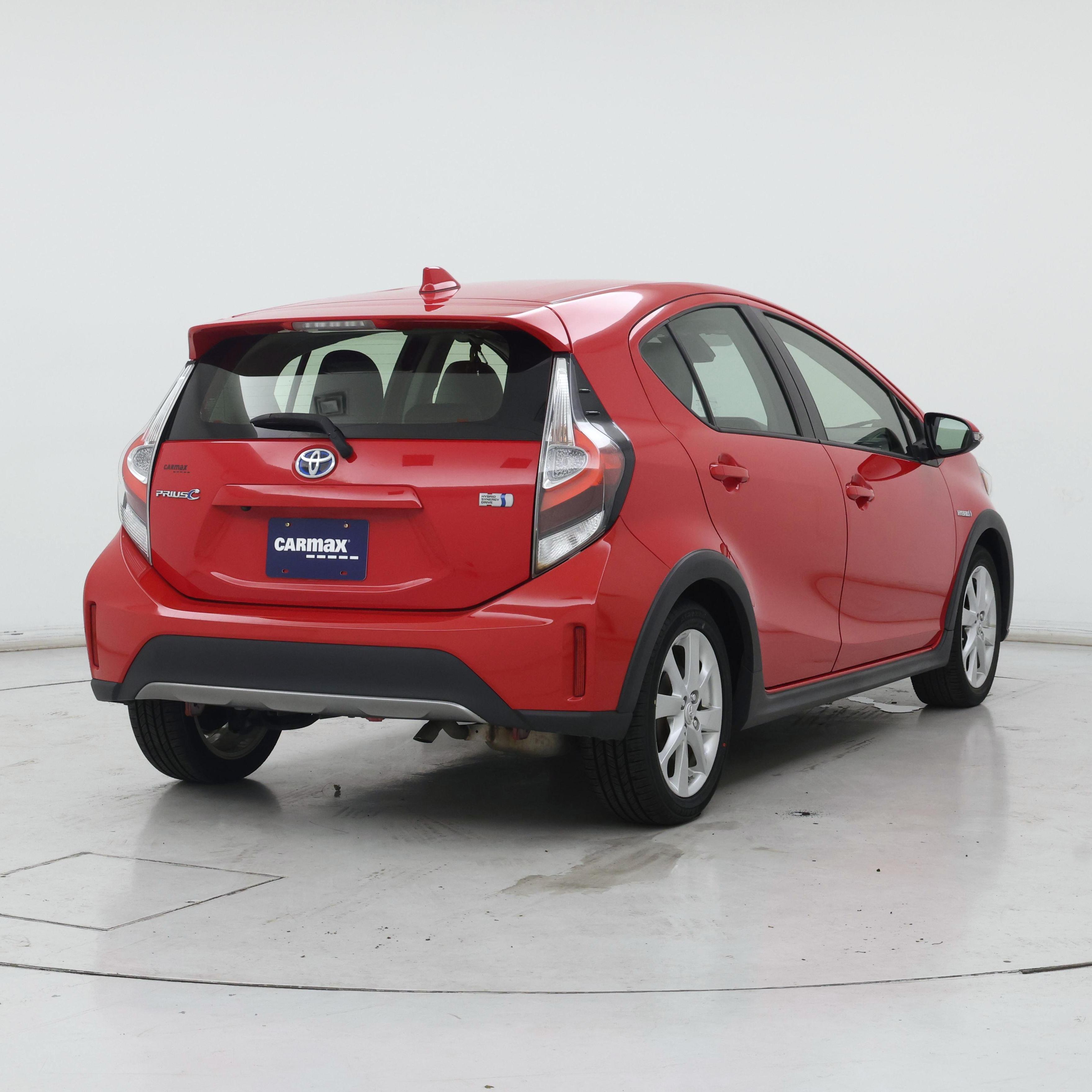 Thumbnail: 2018 Toyota Prius c - 8
