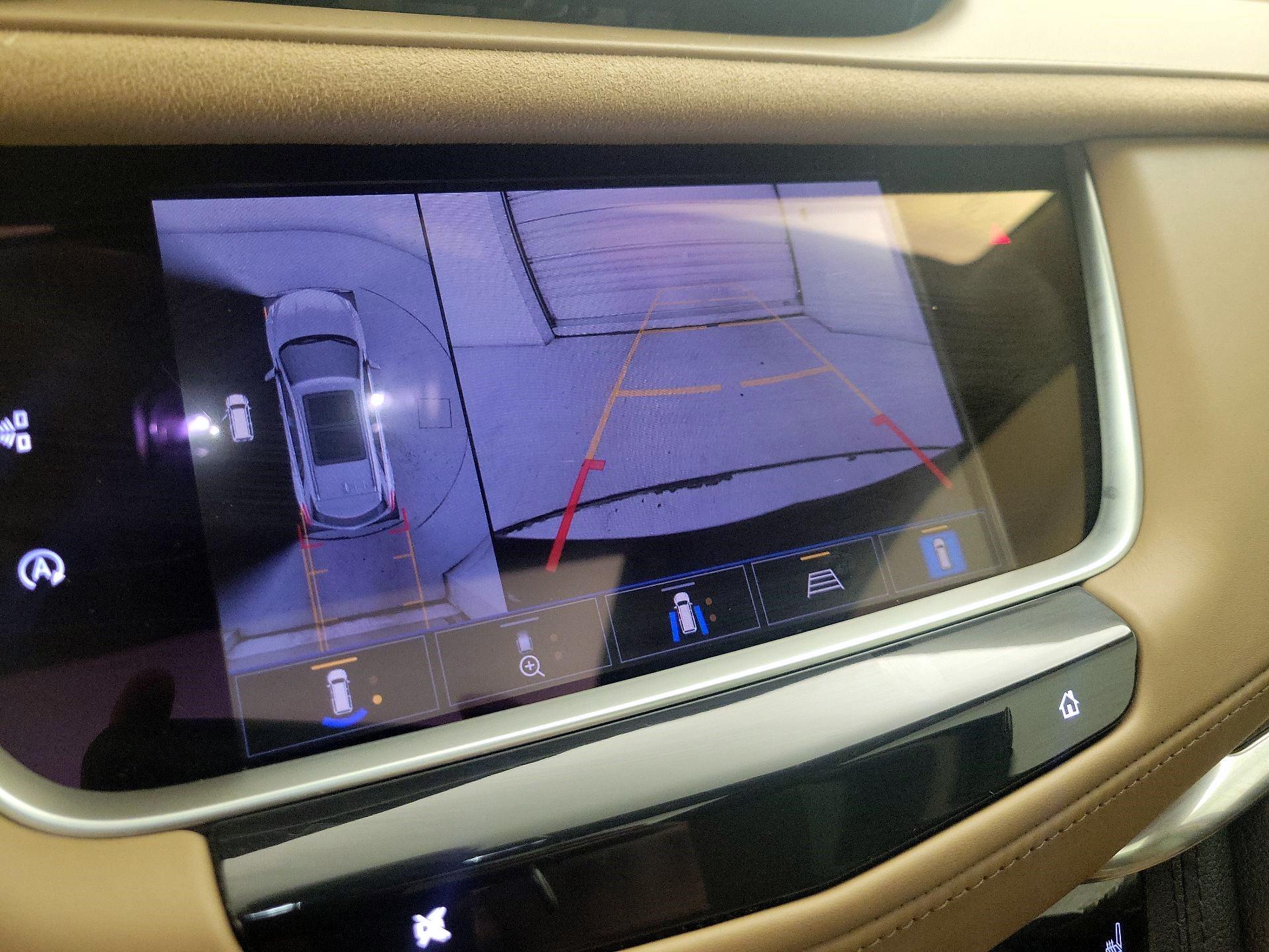 Thumbnail: 2022 Cadillac XT5 - 15