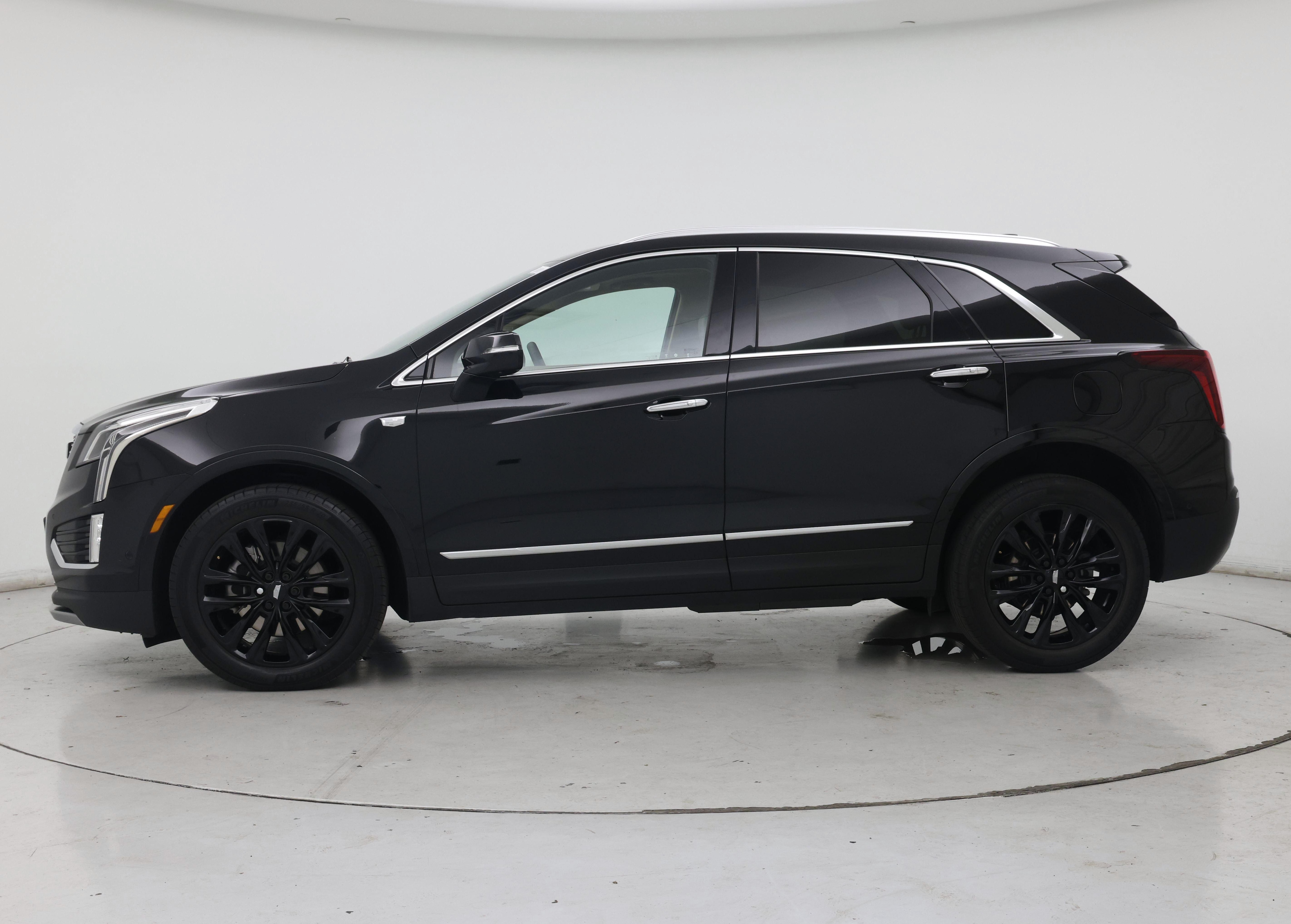Thumbnail: 2022 Cadillac XT5 - 3