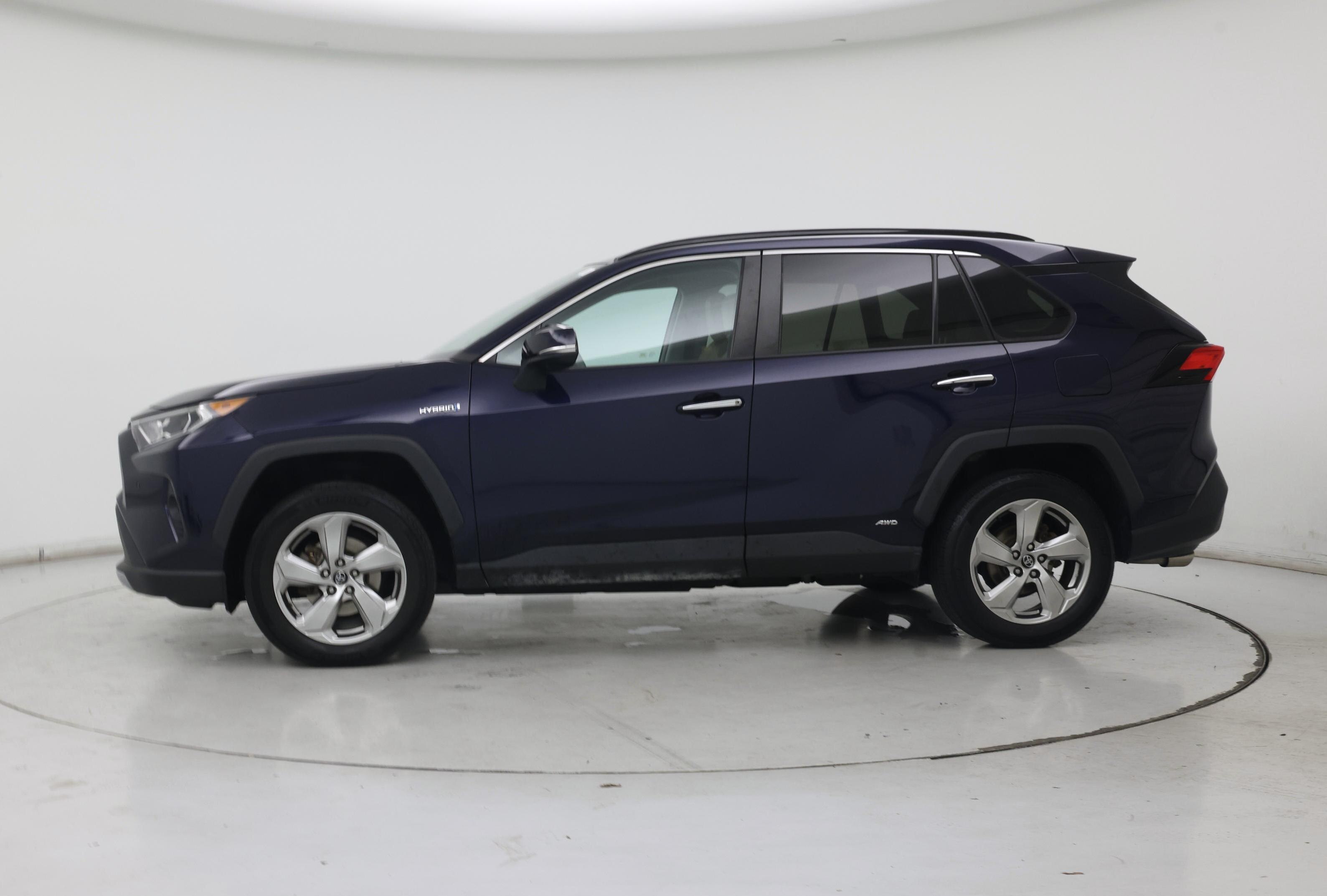 Thumbnail: 2020 Toyota RAV4 - 3