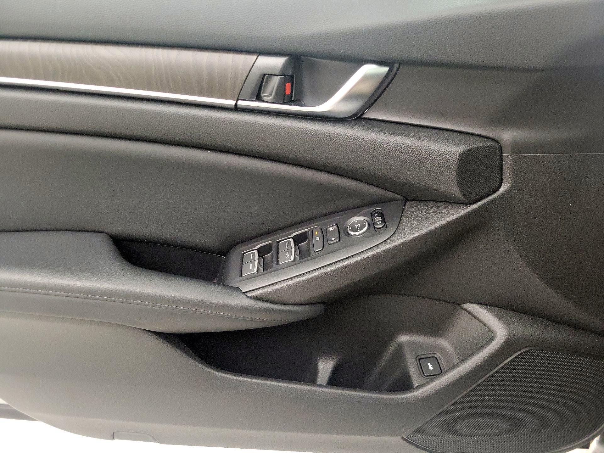 Thumbnail: 2018 Honda Accord - 12