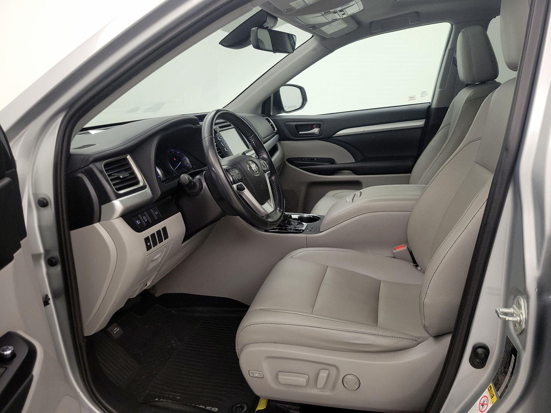 Thumbnail: 2019 Toyota Highlander - 11