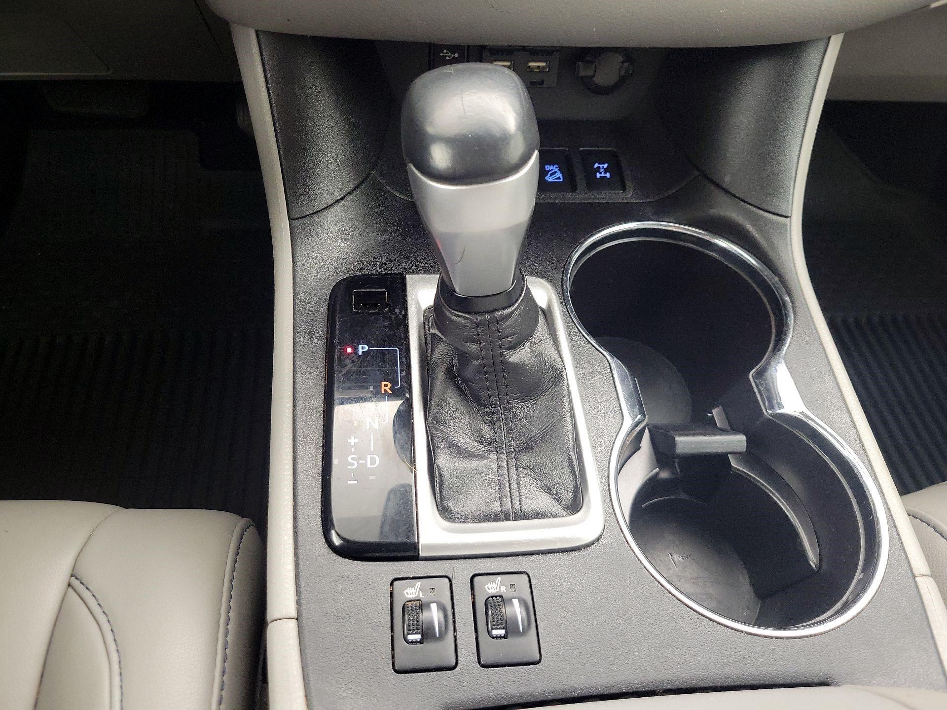 Thumbnail: 2019 Toyota Highlander - 17
