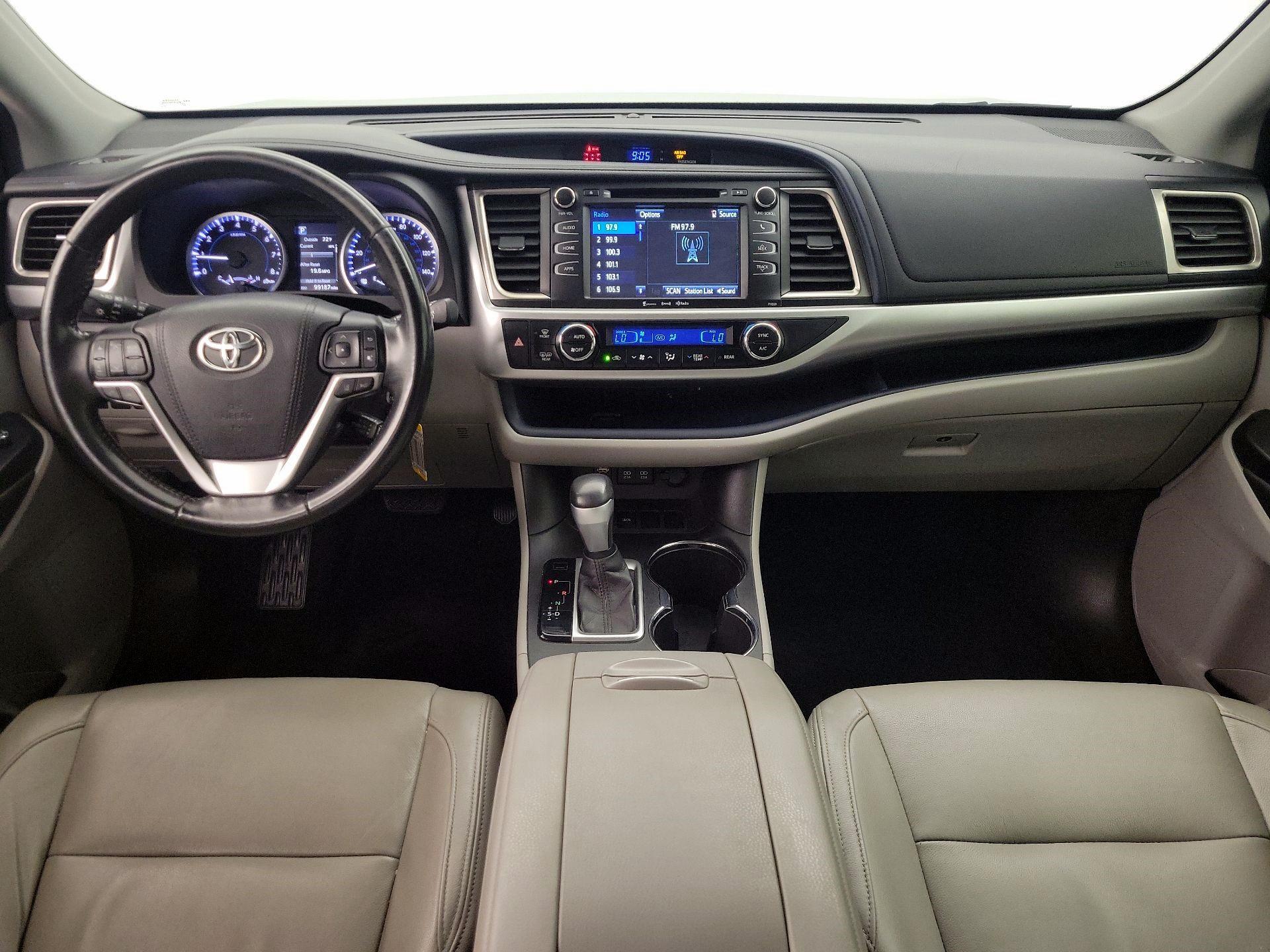 Thumbnail: 2017 Toyota Highlander - 9