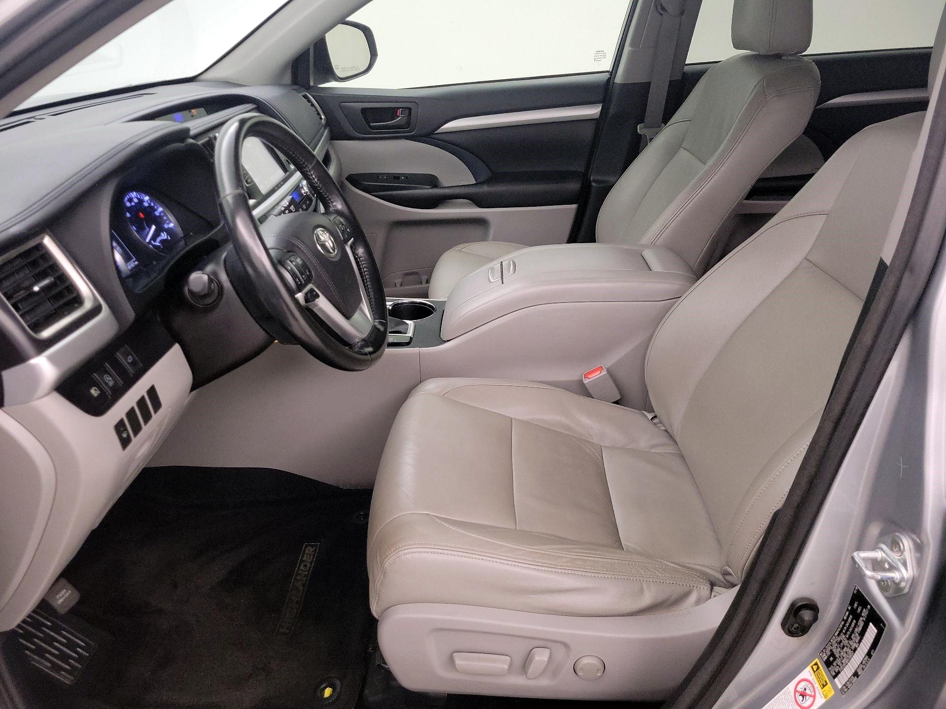 Thumbnail: 2017 Toyota Highlander - 11