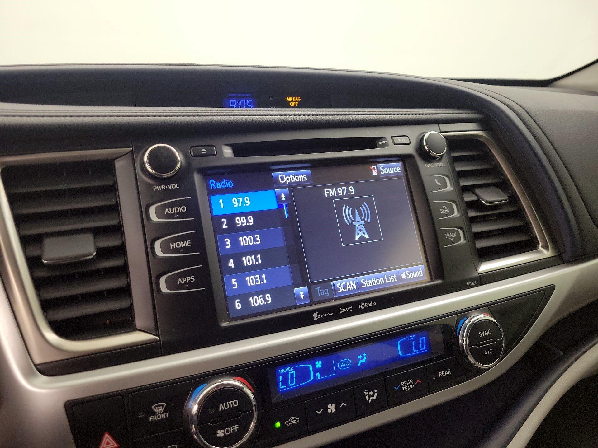 Thumbnail: 2017 Toyota Highlander - 15