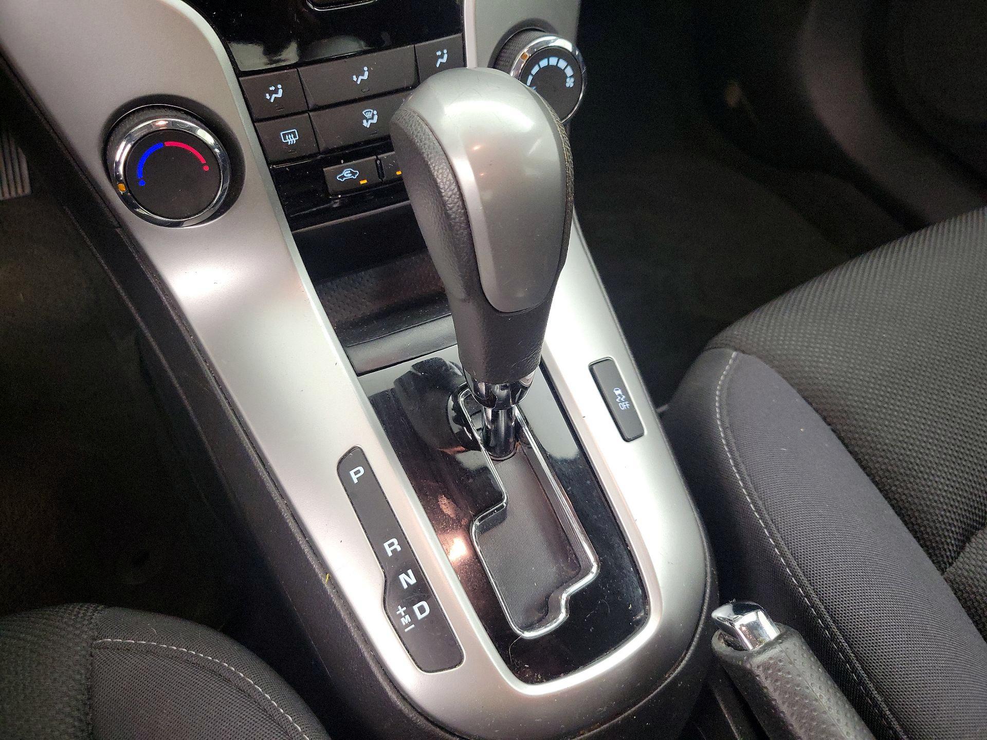 Thumbnail: 2015 Chevrolet Cruze - 17