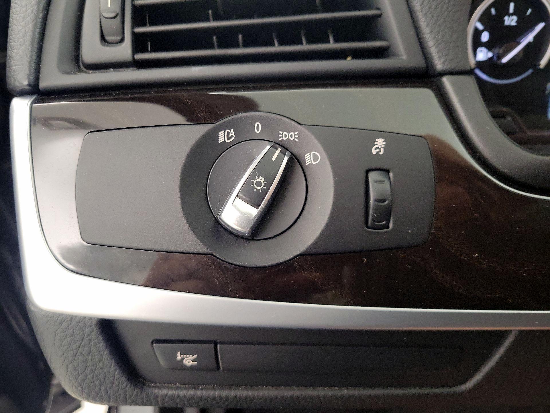 Thumbnail: 2014 BMW 5 Series - 13