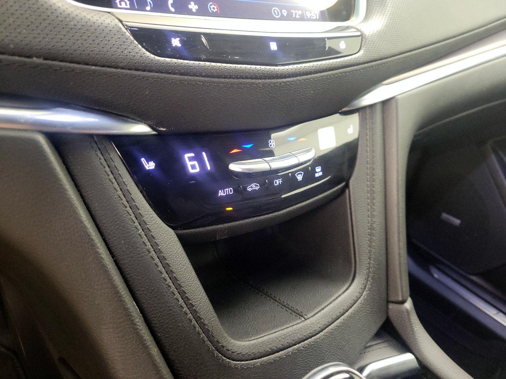 Thumbnail: 2021 Cadillac XT5 - 16