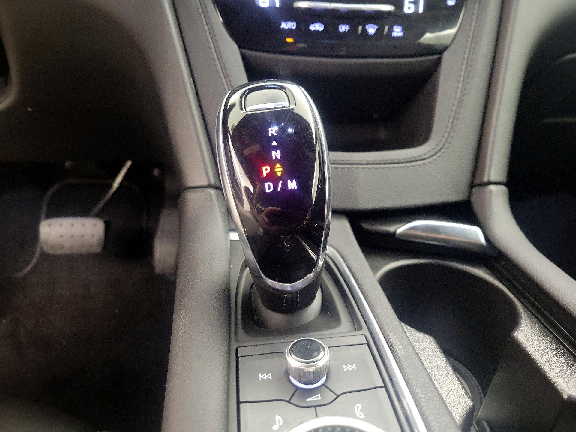 Thumbnail: 2021 Cadillac XT5 - 17