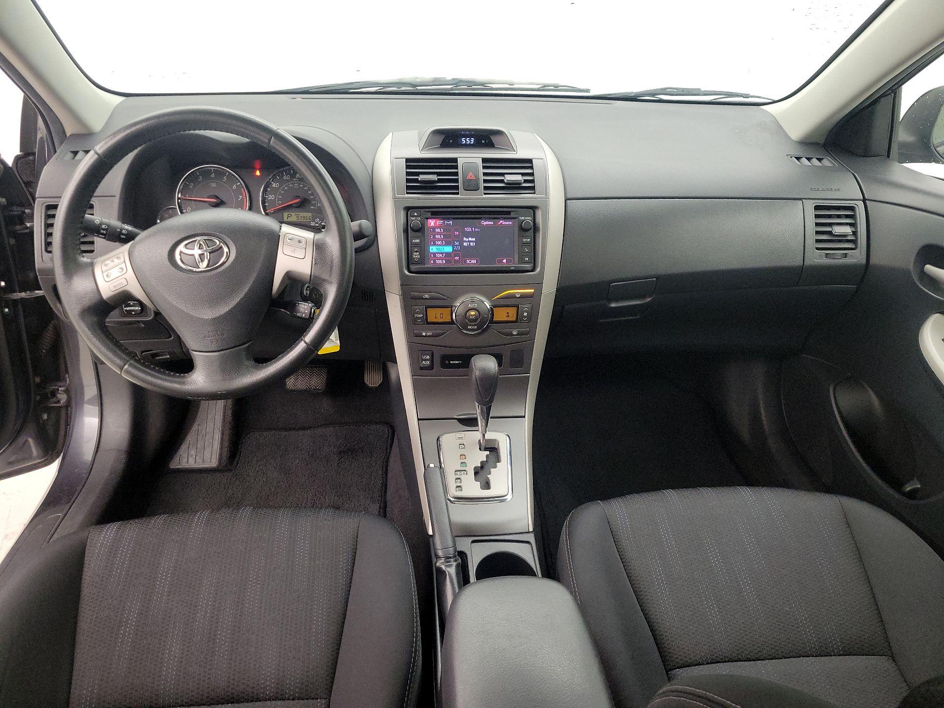 Thumbnail: 2013 Toyota Corolla - 9