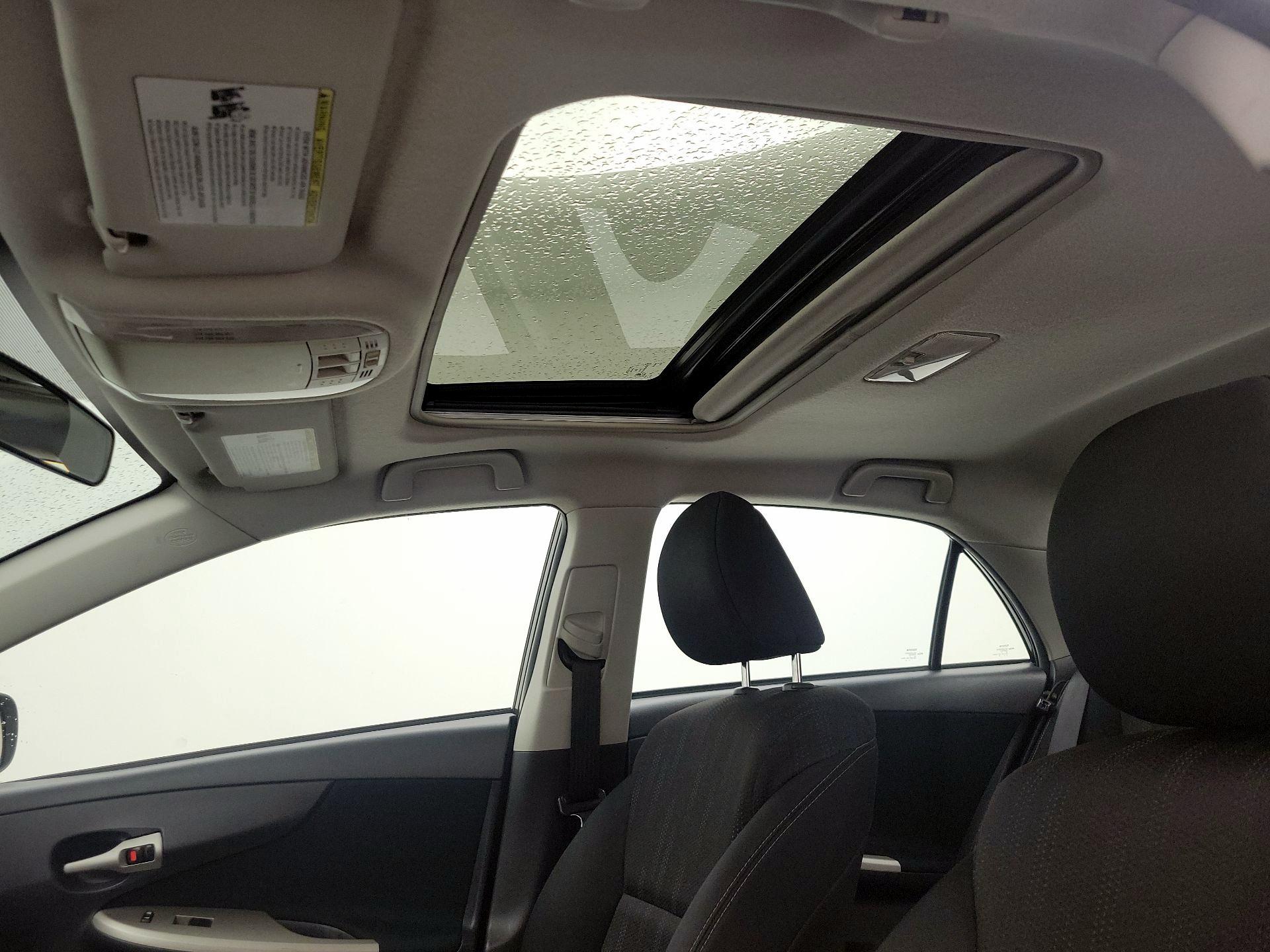 Thumbnail: 2013 Toyota Corolla - 17