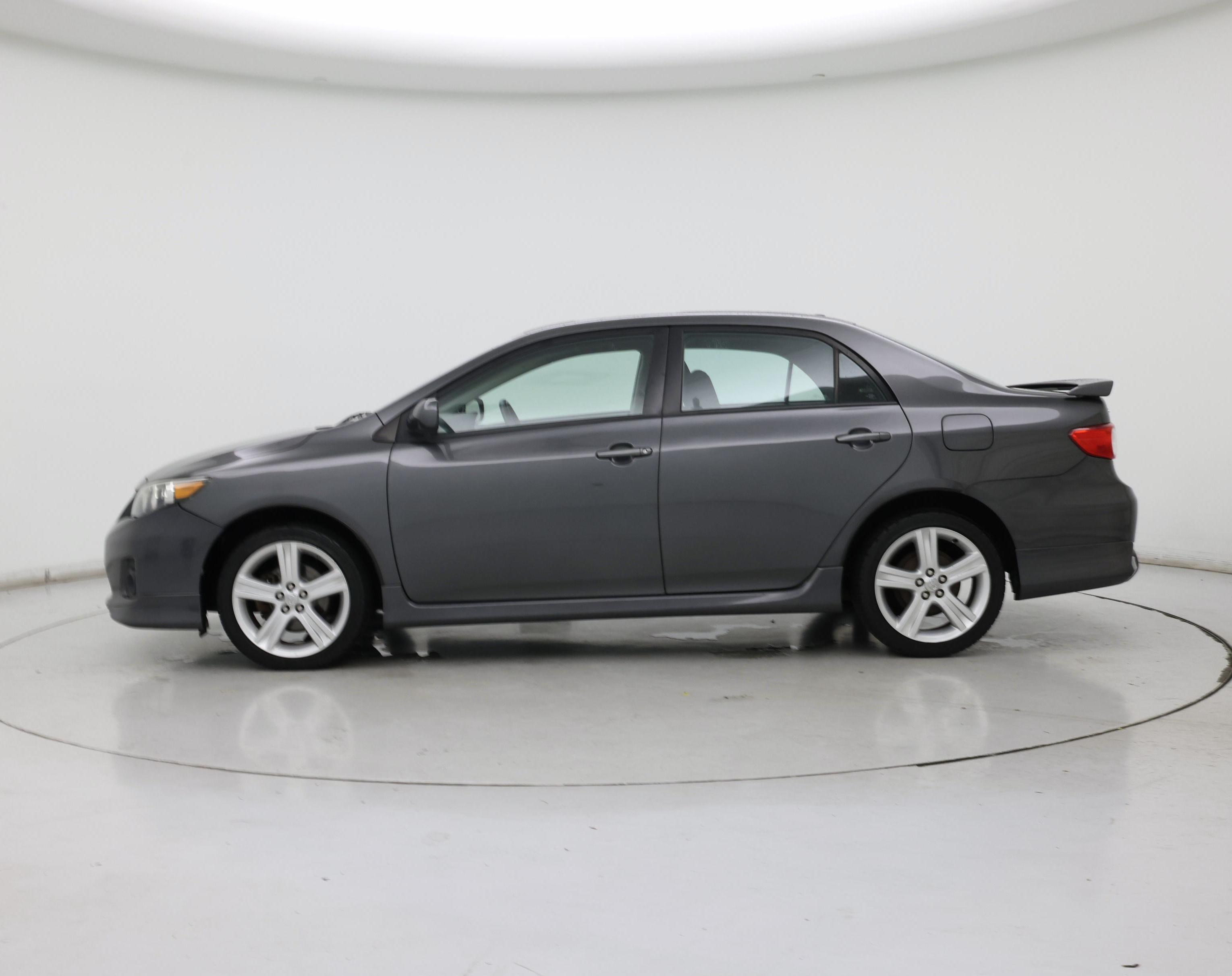 Thumbnail: 2013 Toyota Corolla - 3