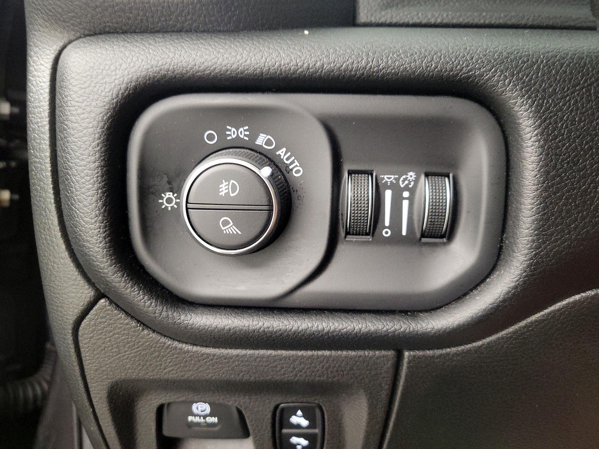 Thumbnail: 2019 RAM 1500 - 13