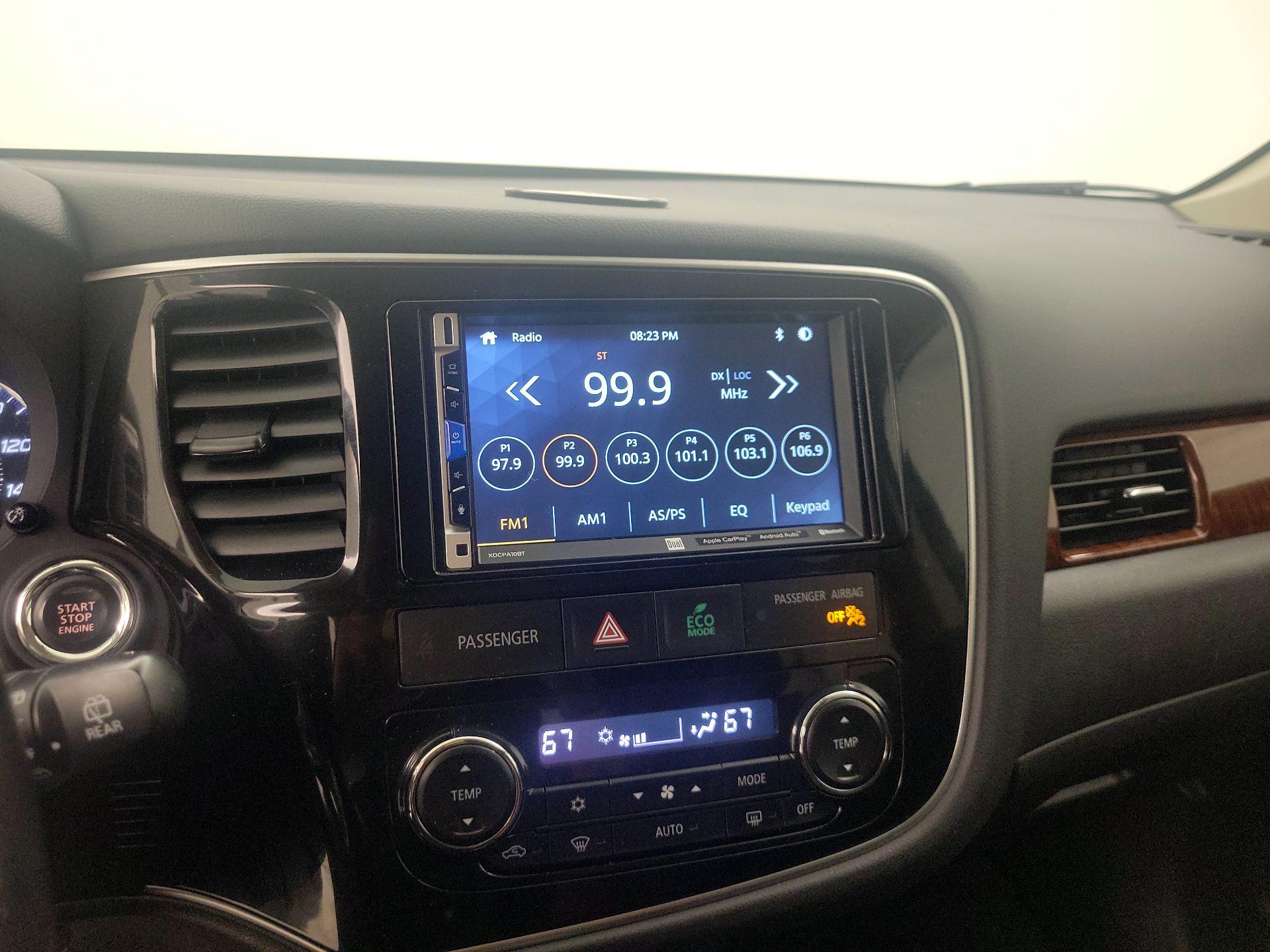 Thumbnail: 2015 Mitsubishi Outlander - 15
