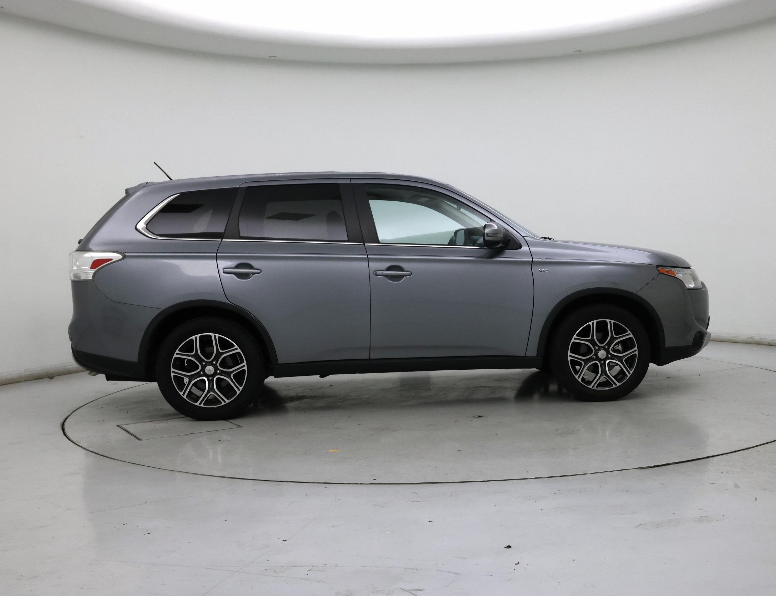 Thumbnail: 2015 Mitsubishi Outlander - 7