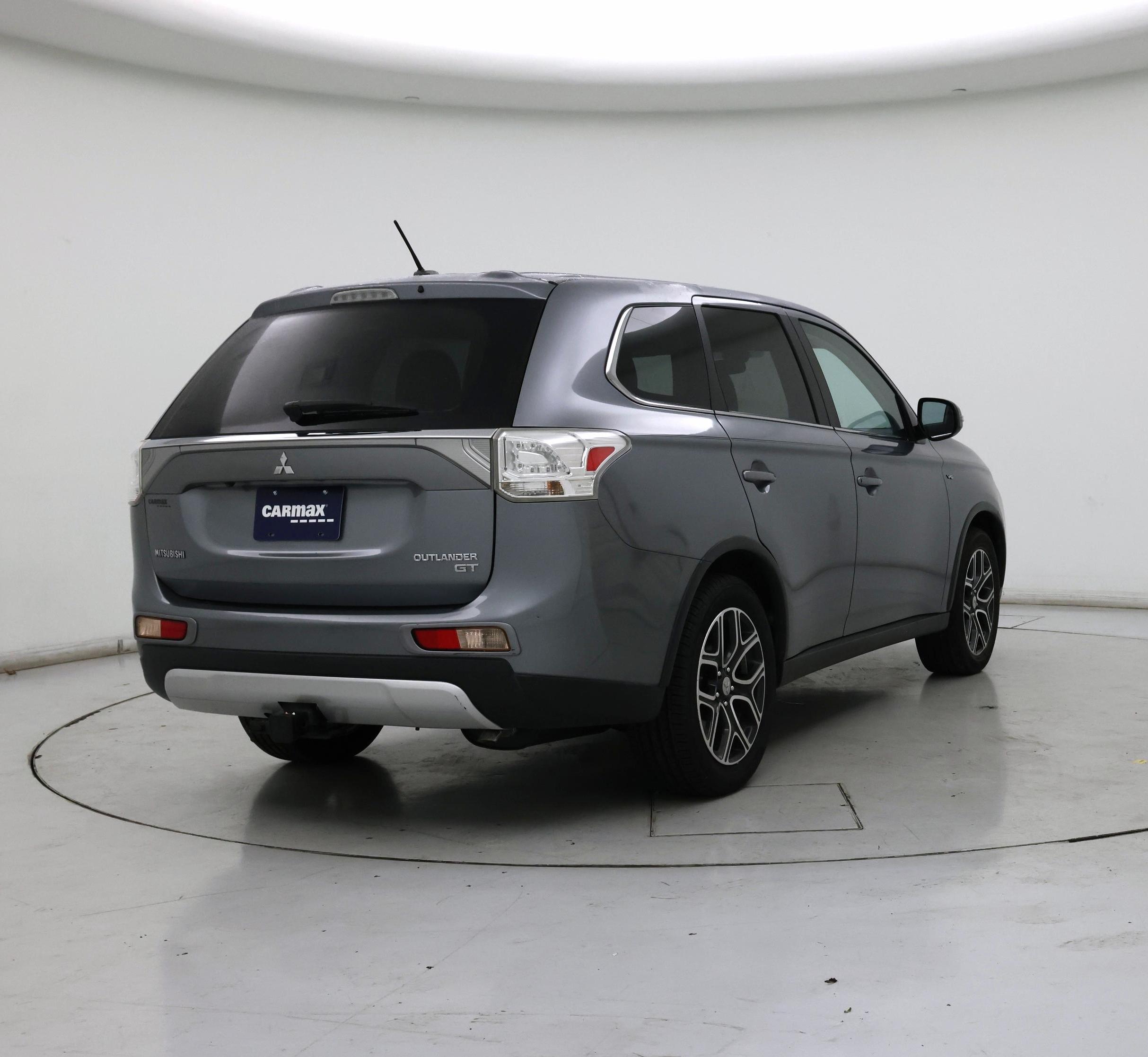 Thumbnail: 2015 Mitsubishi Outlander - 8